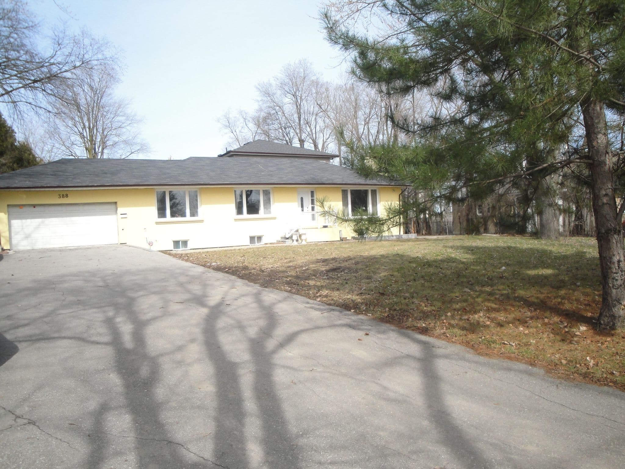 388 N Centre Street N #B2, Vaughan, ON L4J 1G8