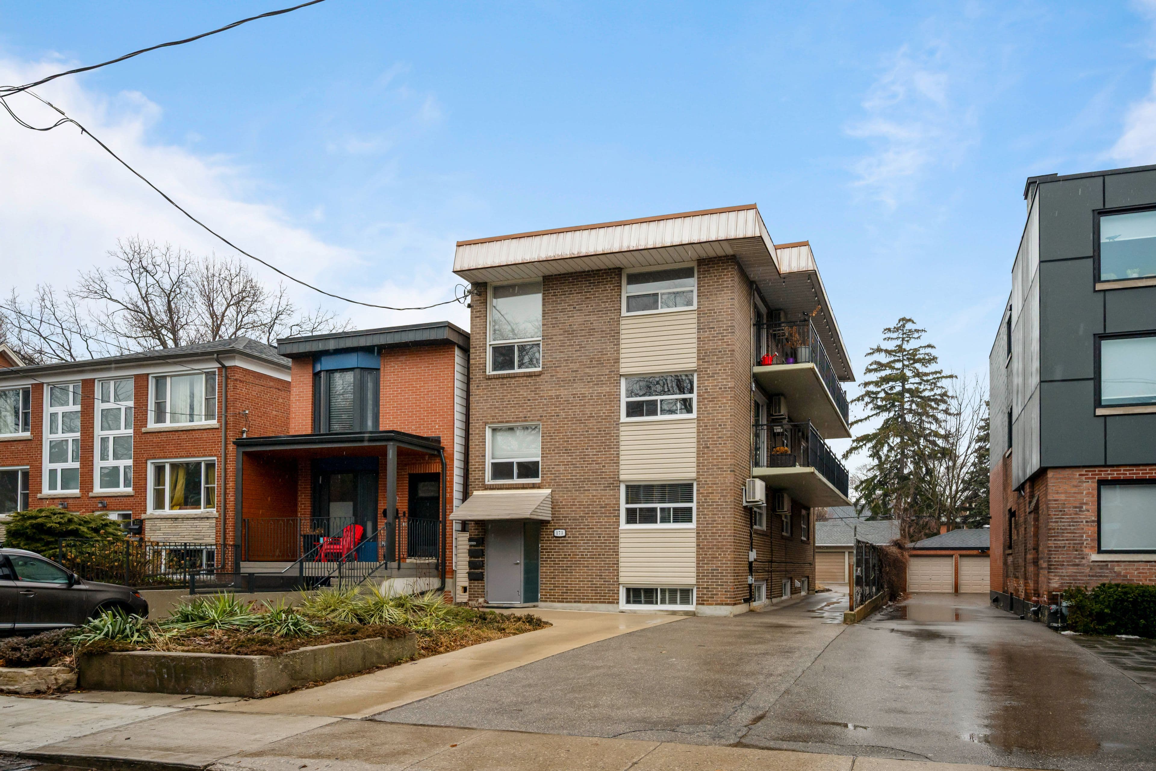 173 Quebec Avenue Bsmt, Toronto W02, ON M6P 2T9