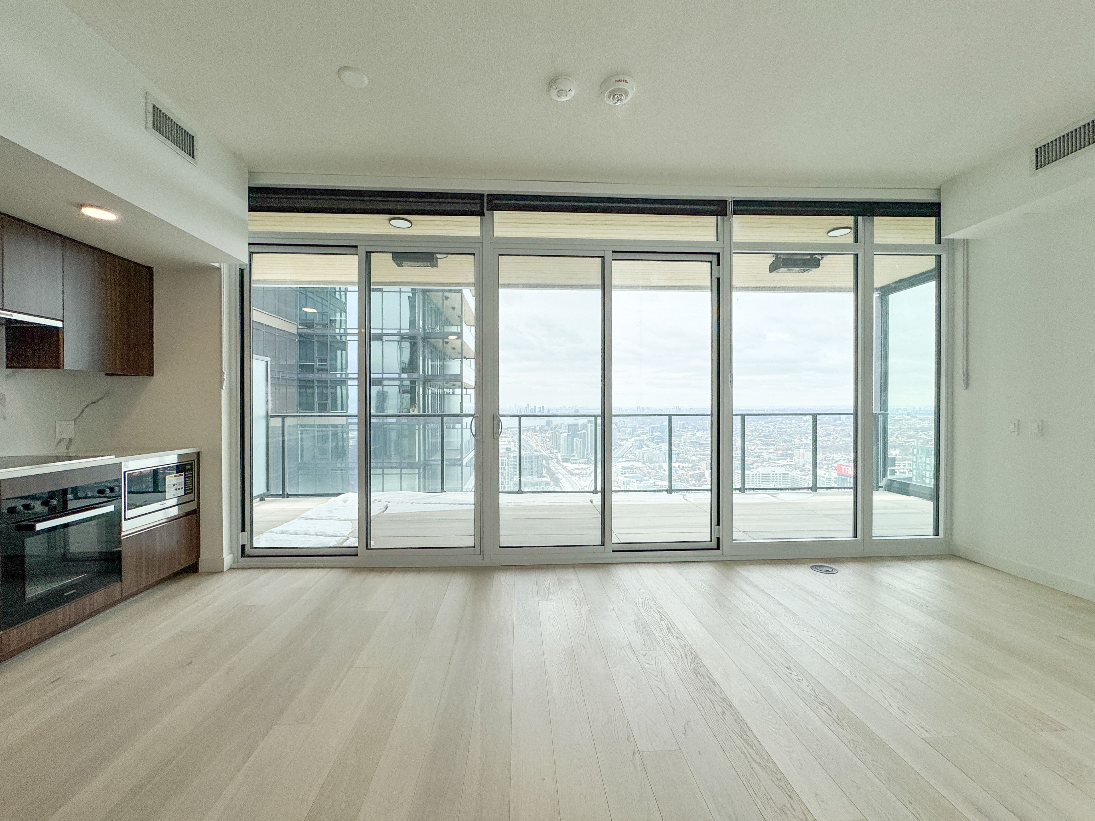 1 Concord City Place Way 6808, Toronto C01, ON M5V 0X4