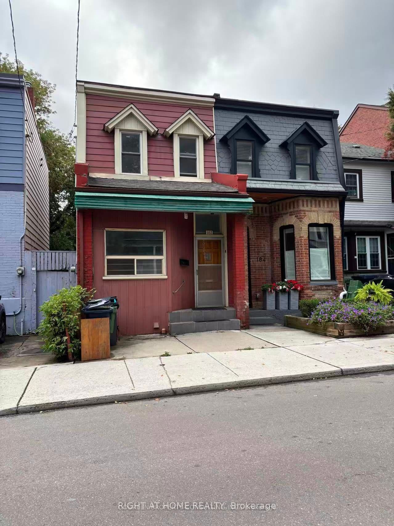182 Boulton Avenue, Toronto E01, ON M4M 2J9