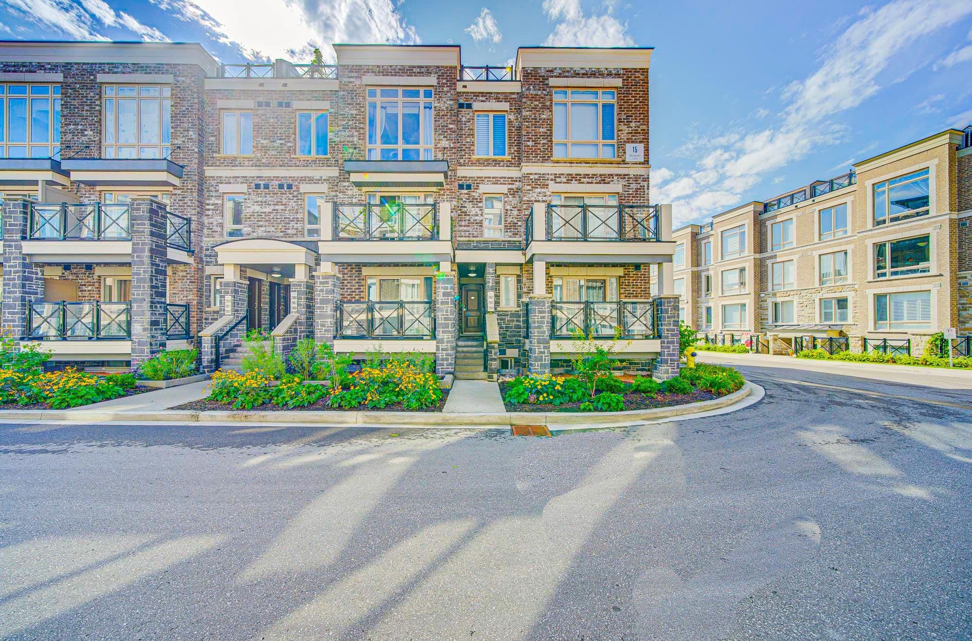 15 Westmeath Lane 2904, Markham, ON L6B 1N5