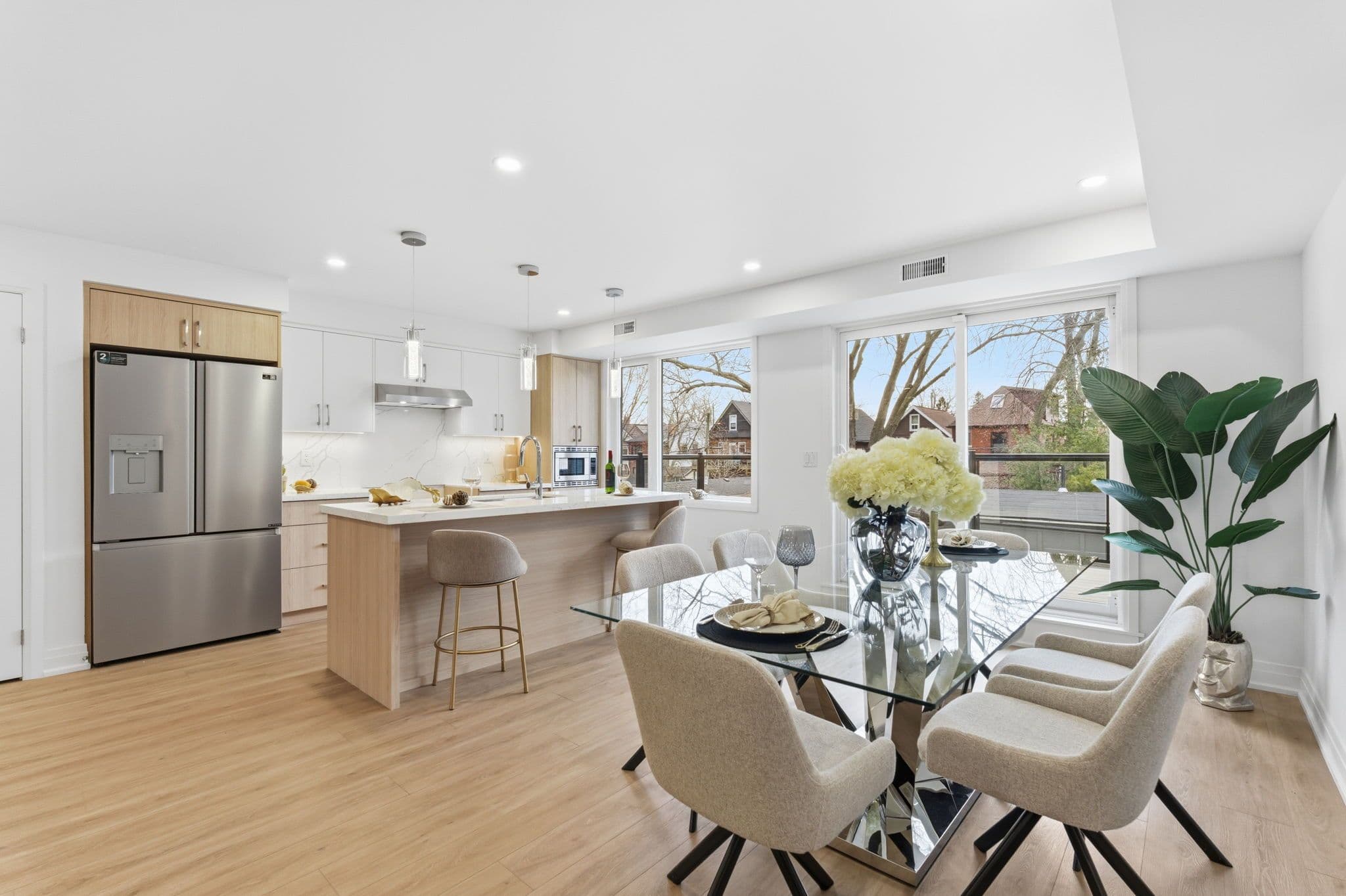 68 Westholme Avenue 3, Toronto W02, ON M6P 3B8