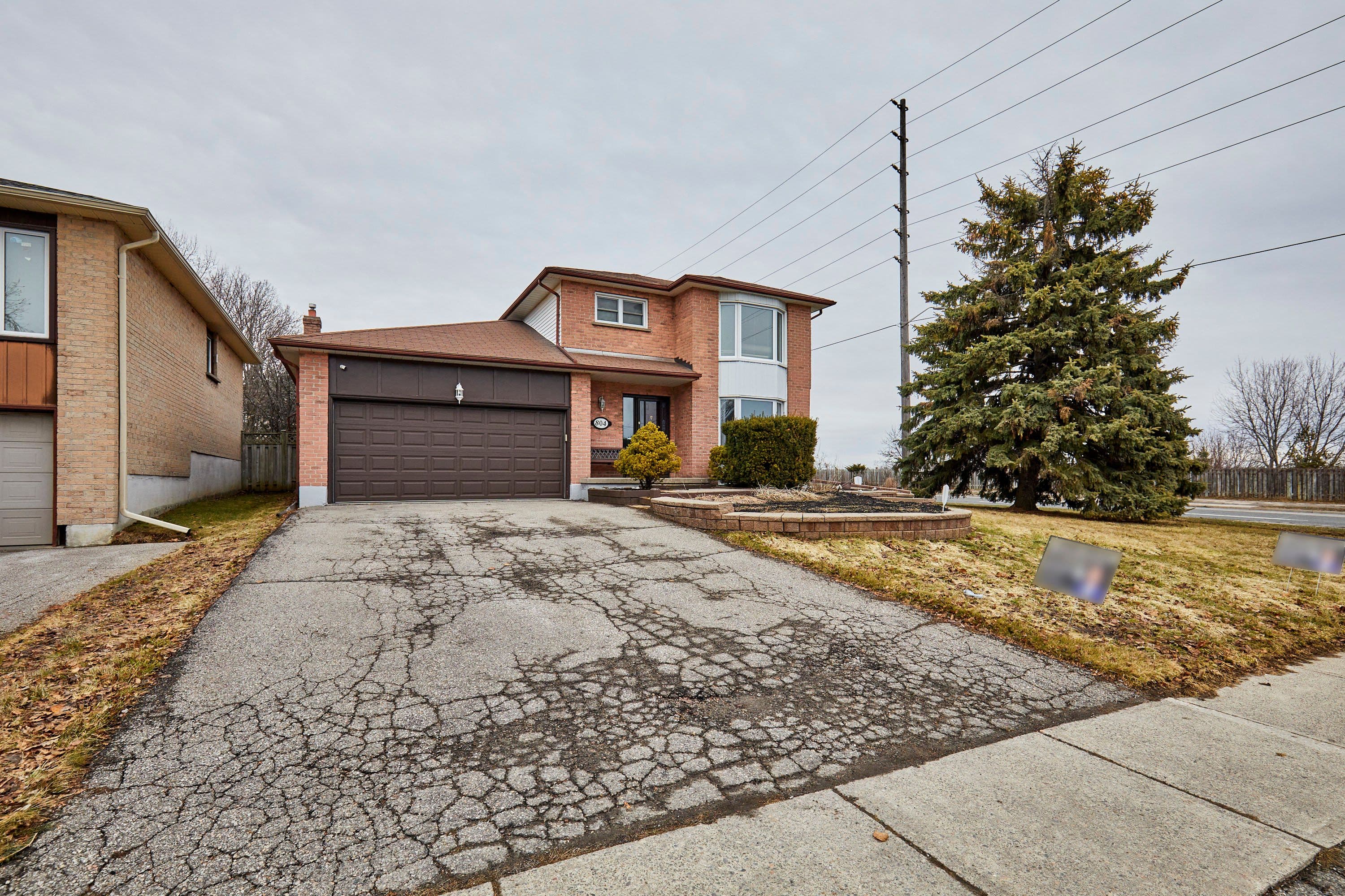 804 Mahina Street, Oshawa, ON L1J 7S2