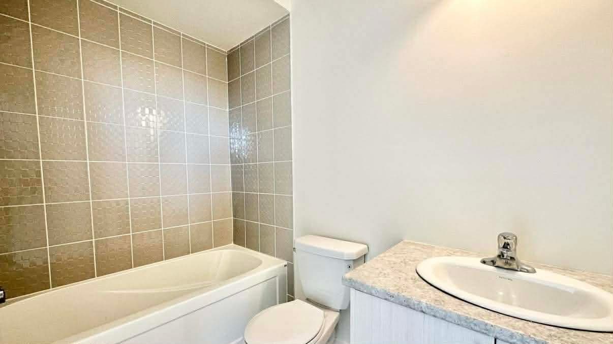 432 Okanagan Path, Oshawa, ON L1H 0B1