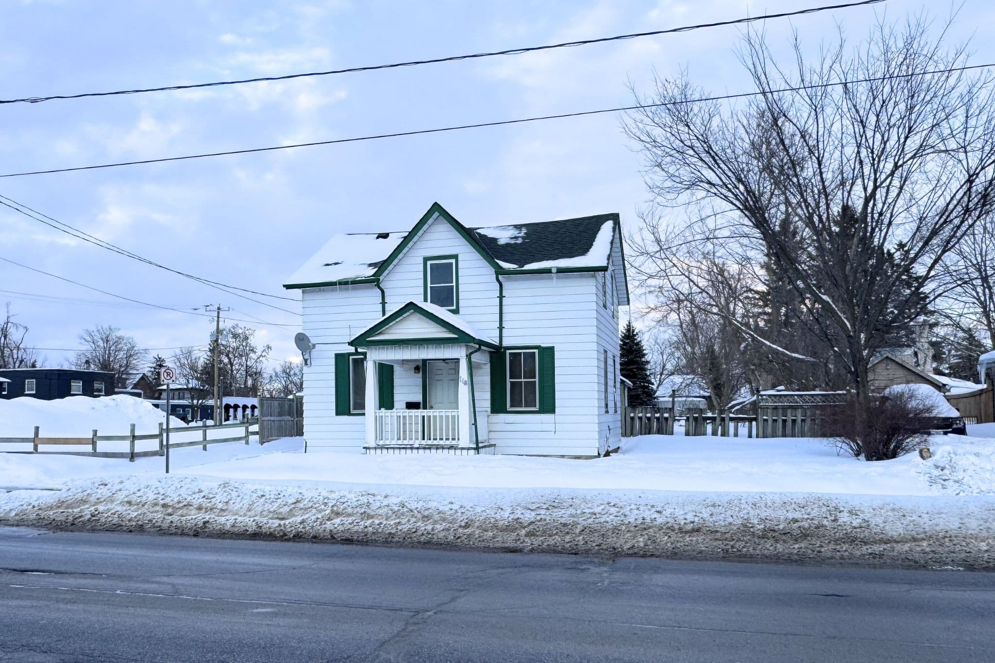 118 Lindsay Street S, Kawartha Lakes, ON K9V 2M7