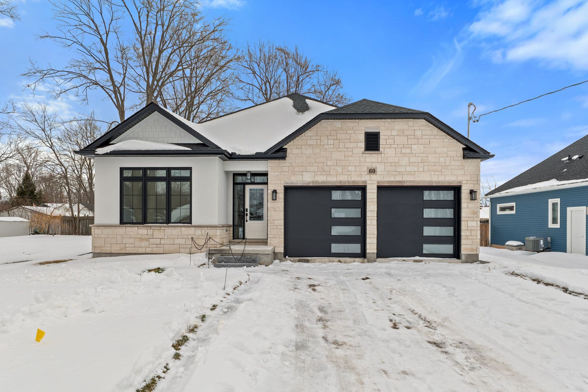 60 Pleasant Avenue N, Fort Erie, ON L0S 1N0