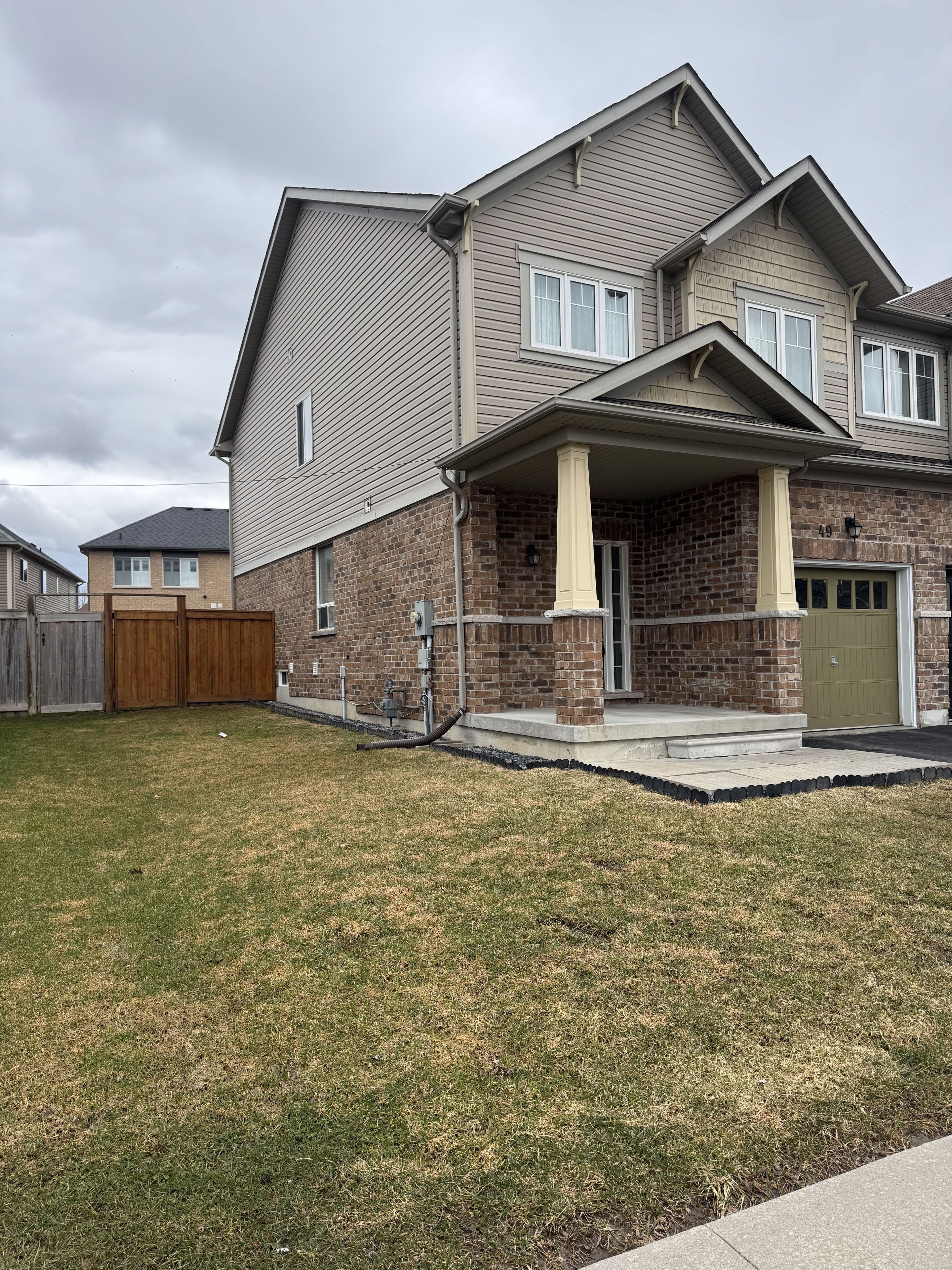 49 Artania Street, Oshawa, ON L1L 0E6