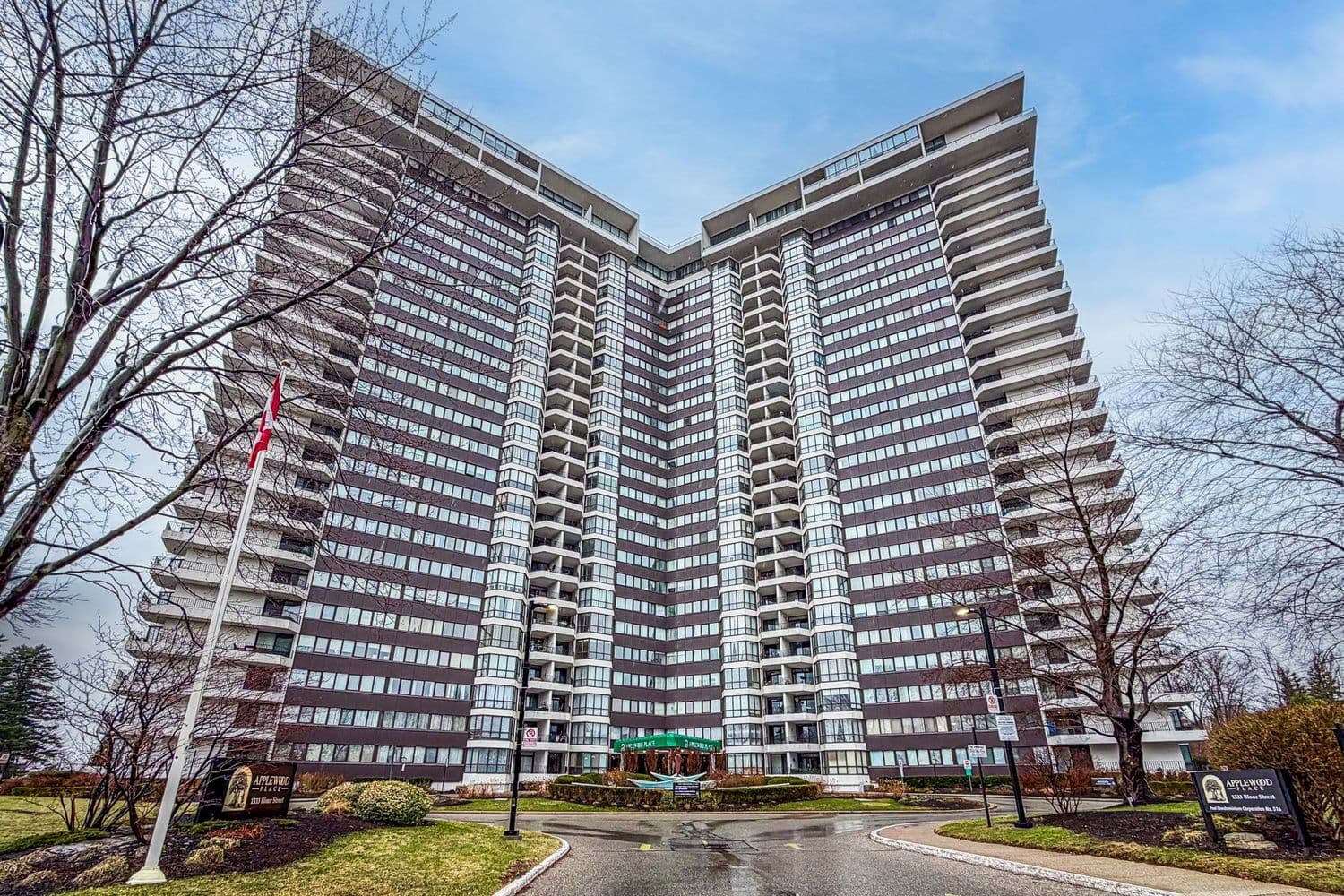 1333 Bloor Street 2409, Mississauga, ON L4Y 3T6