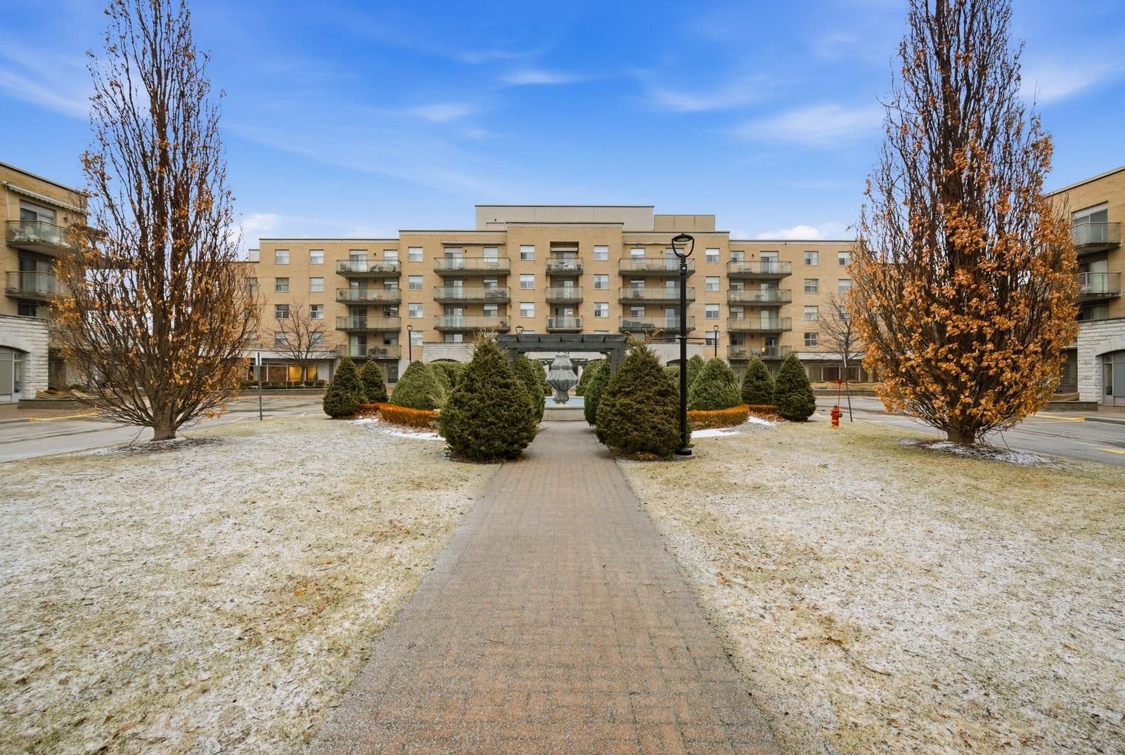 2506 Rutherford Road 513, Vaughan, ON L4K 5N4