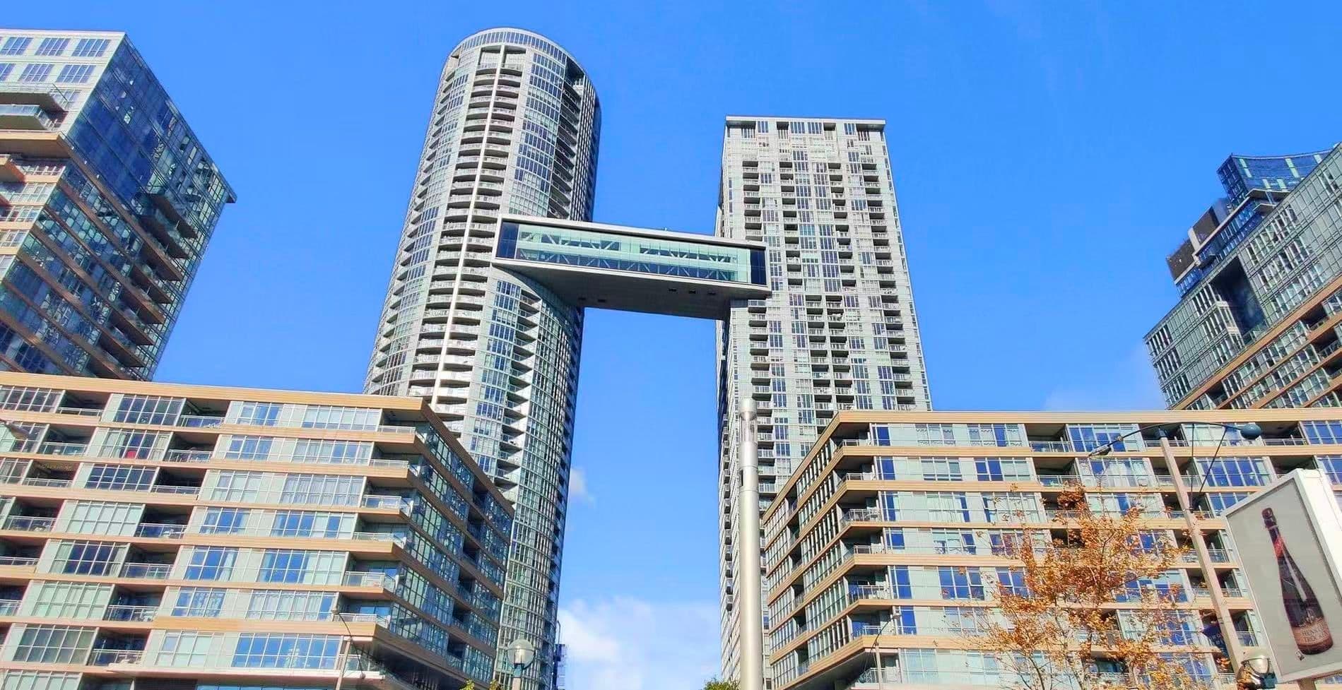 21 Iceboat Terrace 622, Toronto C01, ON M5V 4A9