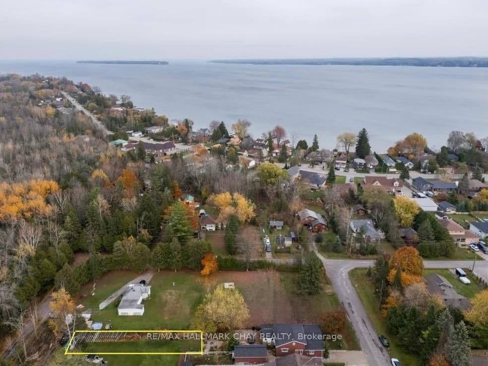 1047b Larch Street, Innisfil, ON L0L 1R0