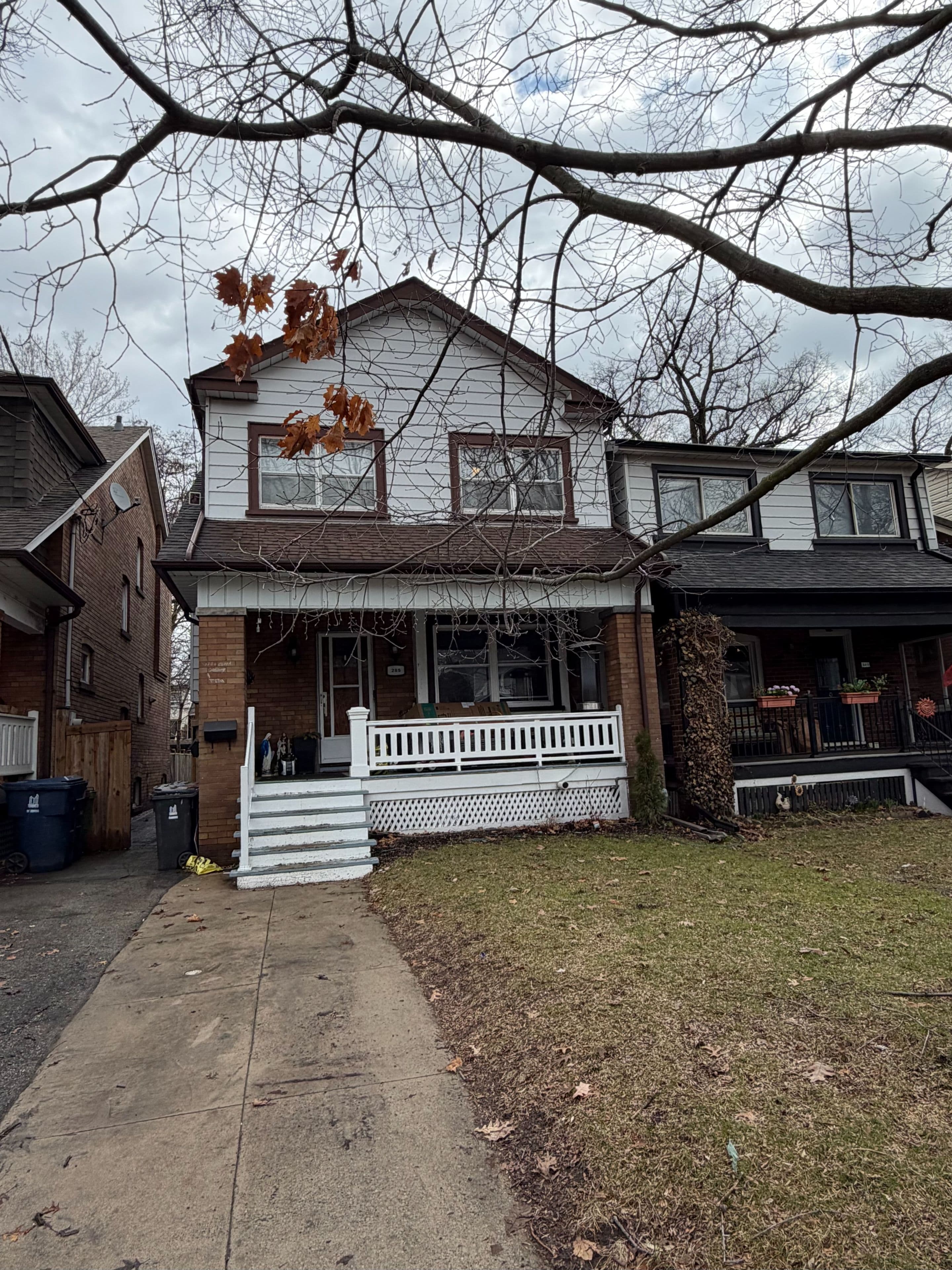 285 Willard Avenue Lower, Toronto W02, ON M6S 3R1