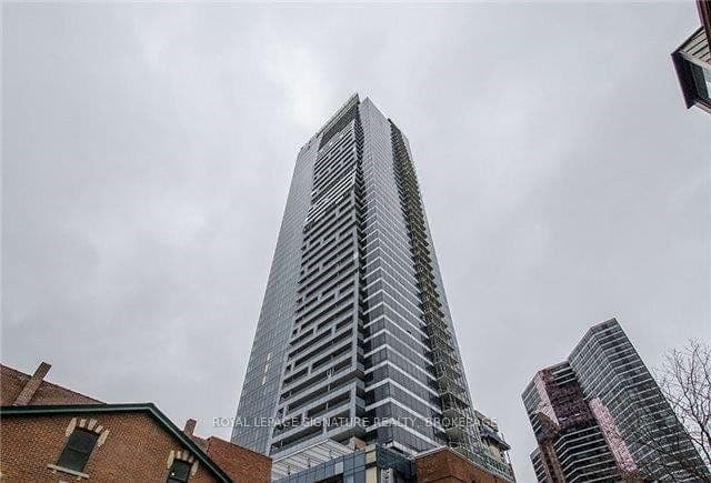 5 St Joseph Street 4002, Toronto C01, ON M4Y 1J6