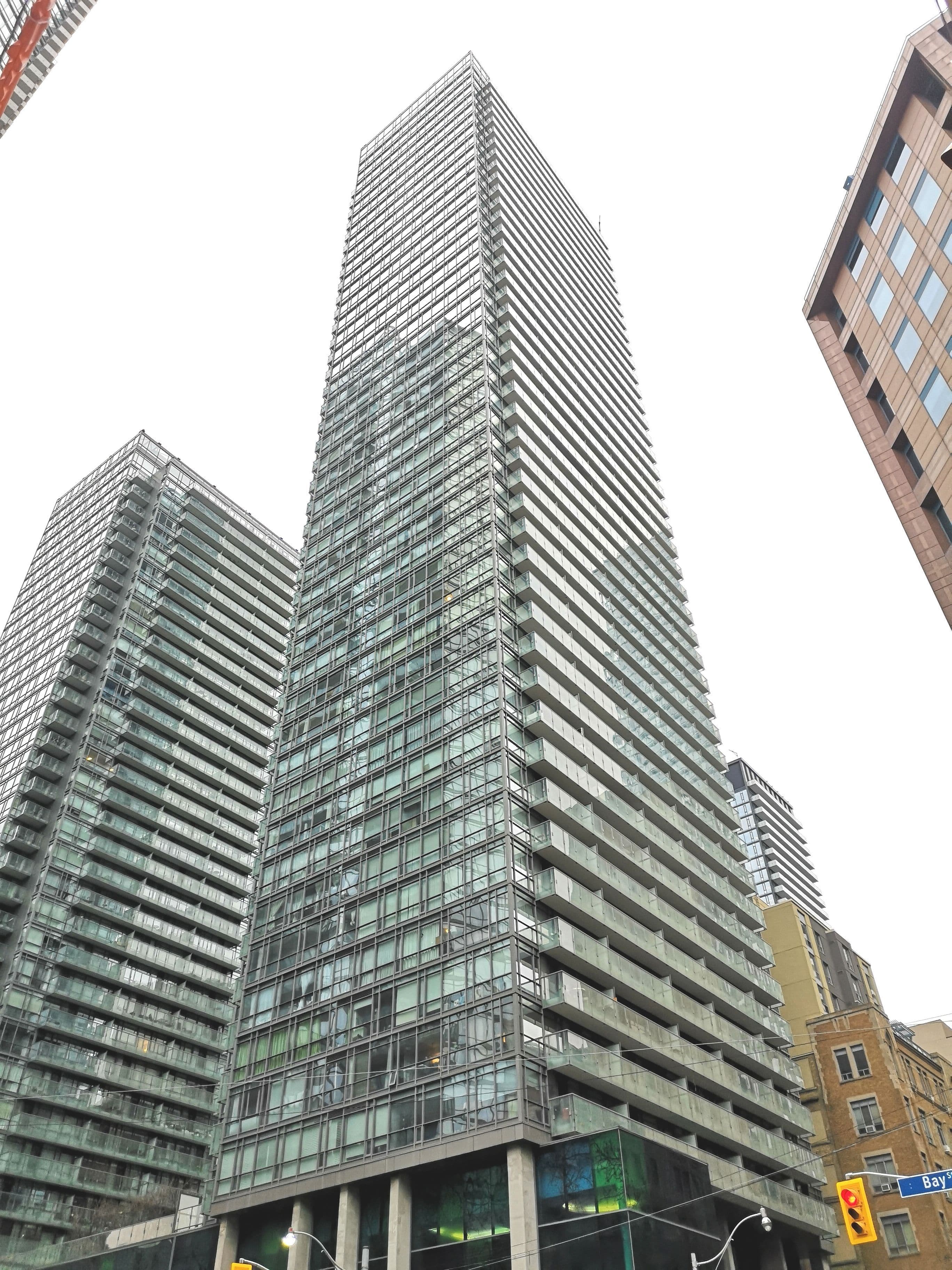 38 Grenville Street 2103, Toronto C01, ON M4Y 1A5