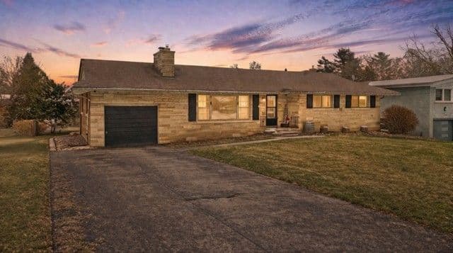 4 Mountview Avenue, Grimsby, ON L3M 1V5