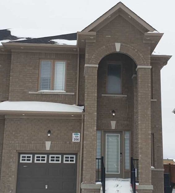 206 Sutherland Avenue, Bradford West Gwillimbury, ON L3Z 4H7