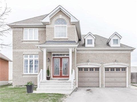 217 Flagstone Way, Newmarket, ON L3X 2Y2