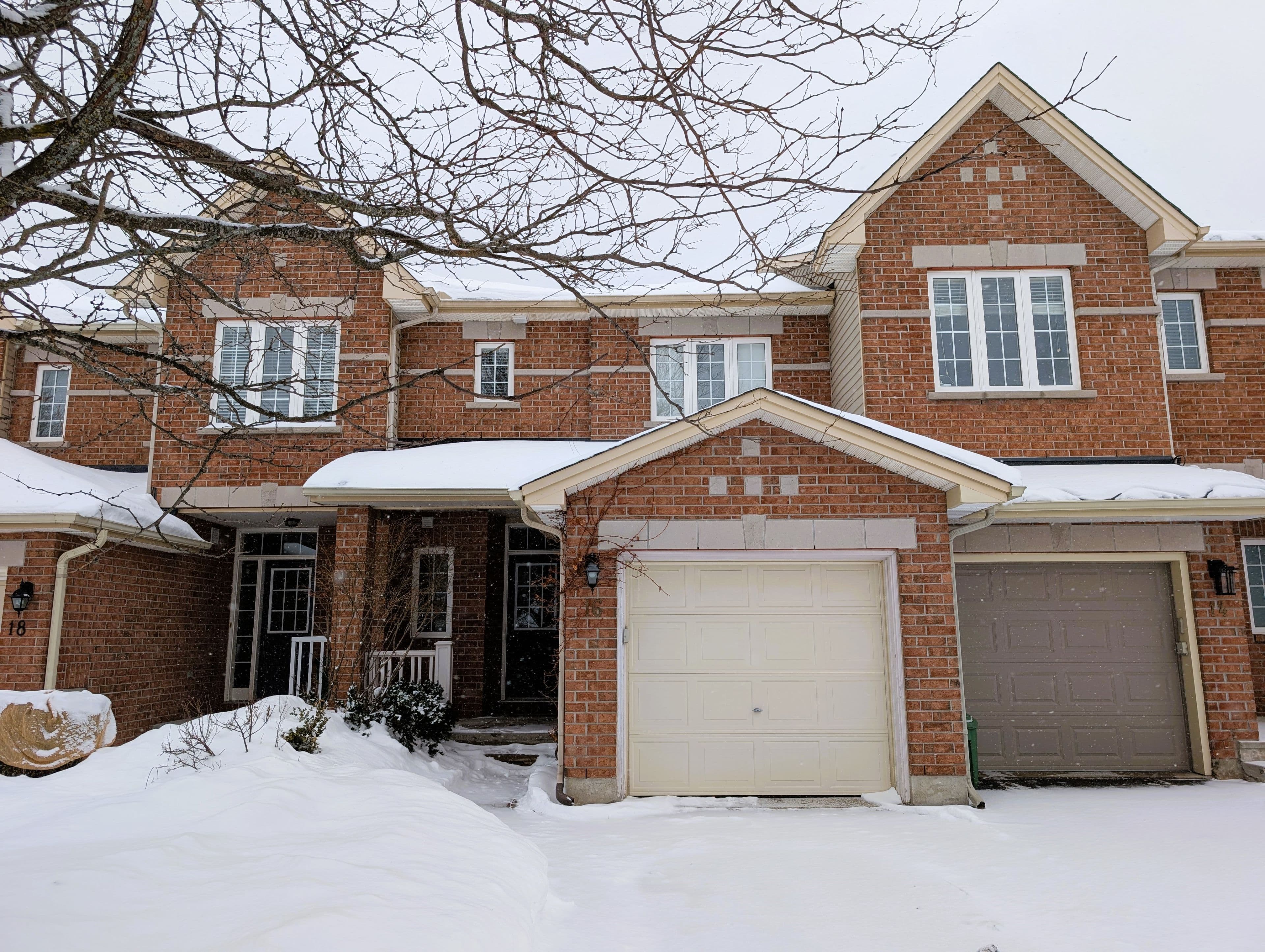 16 Cedar Valley Drive, Kanata, ON K2M 2Y5