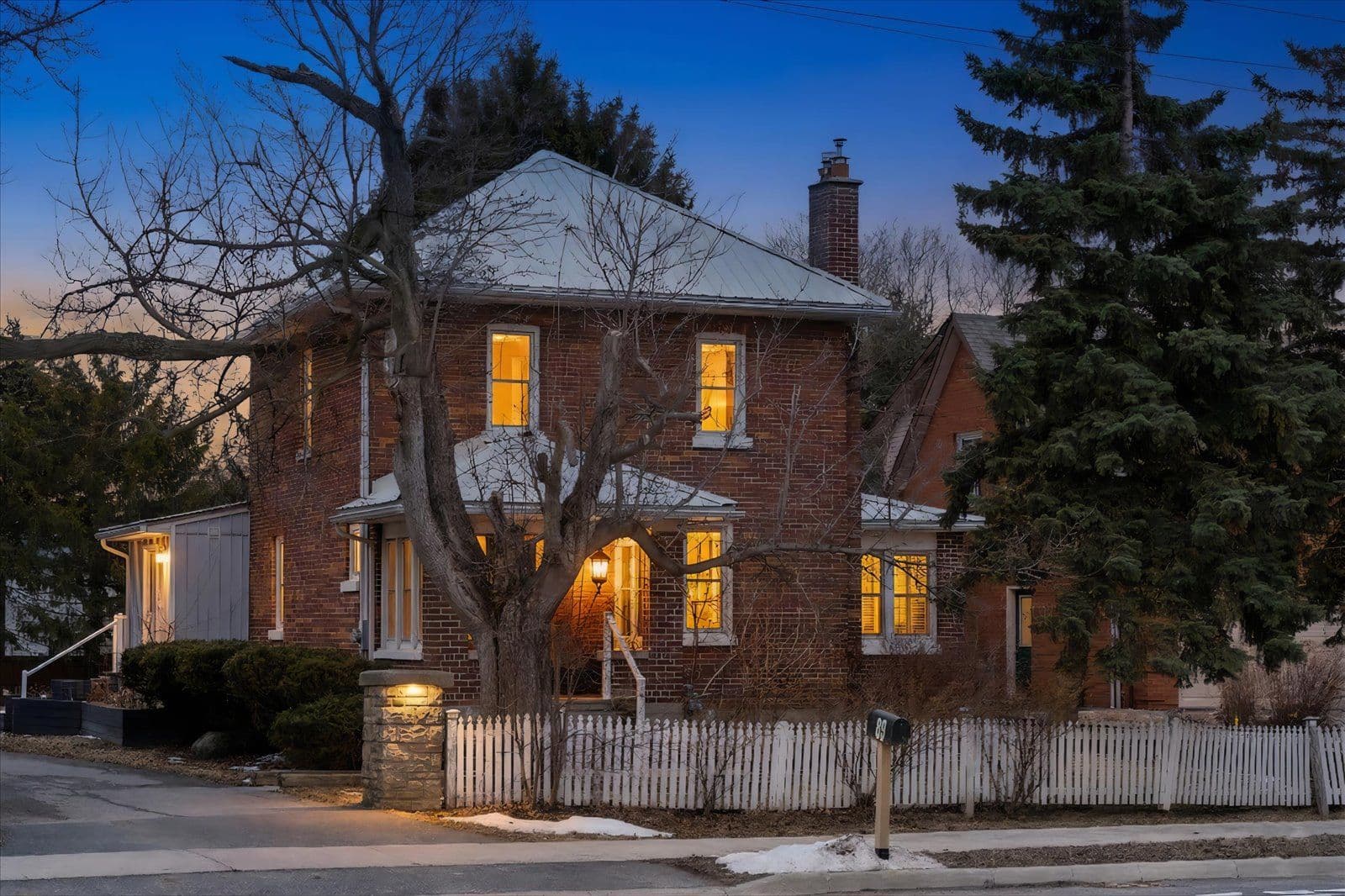 89 Rose Glen Road N, Port Hope, ON L1A 3V6