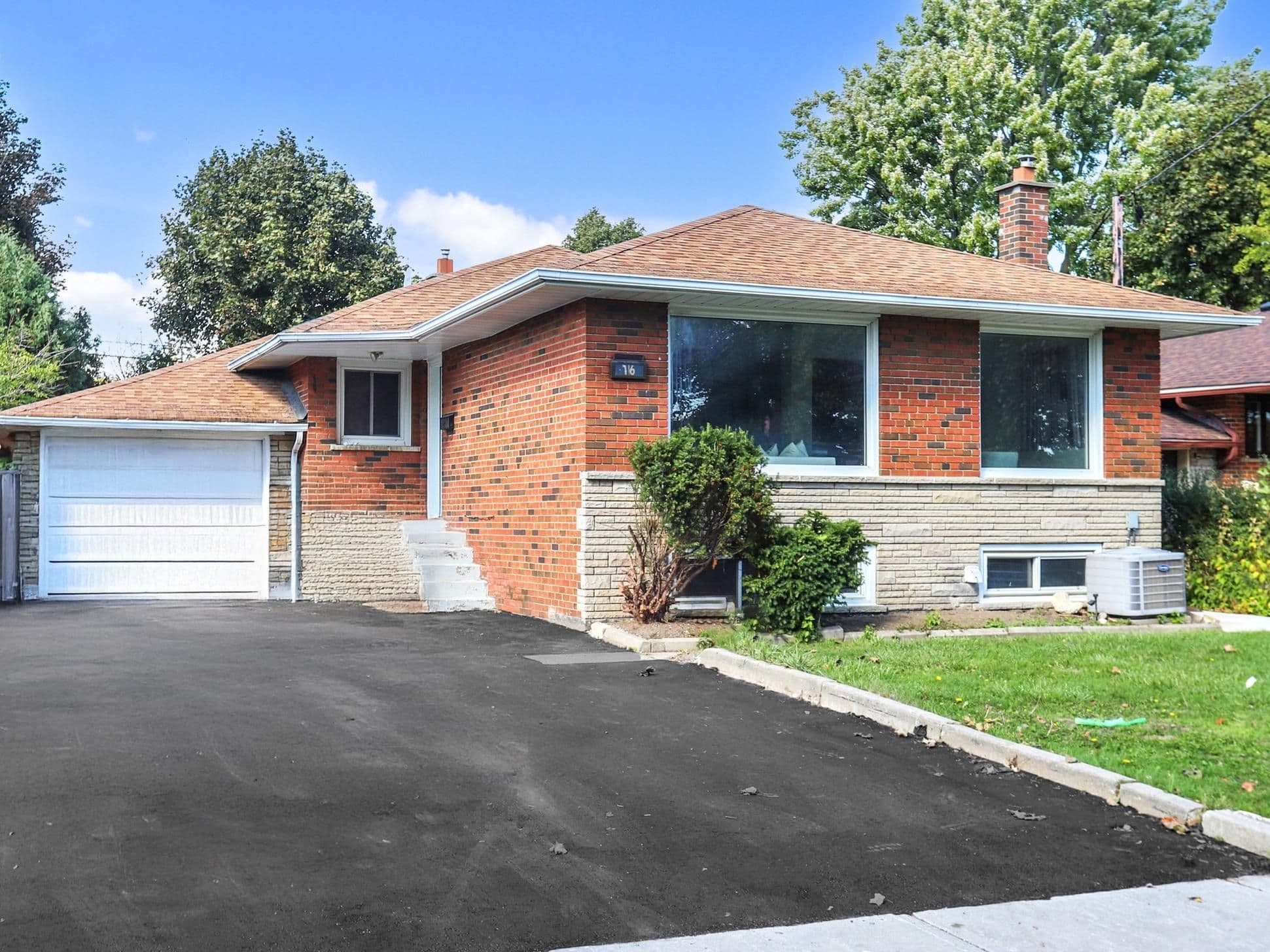 16 Woolwick Drive, Toronto E09, ON M1H 2J1