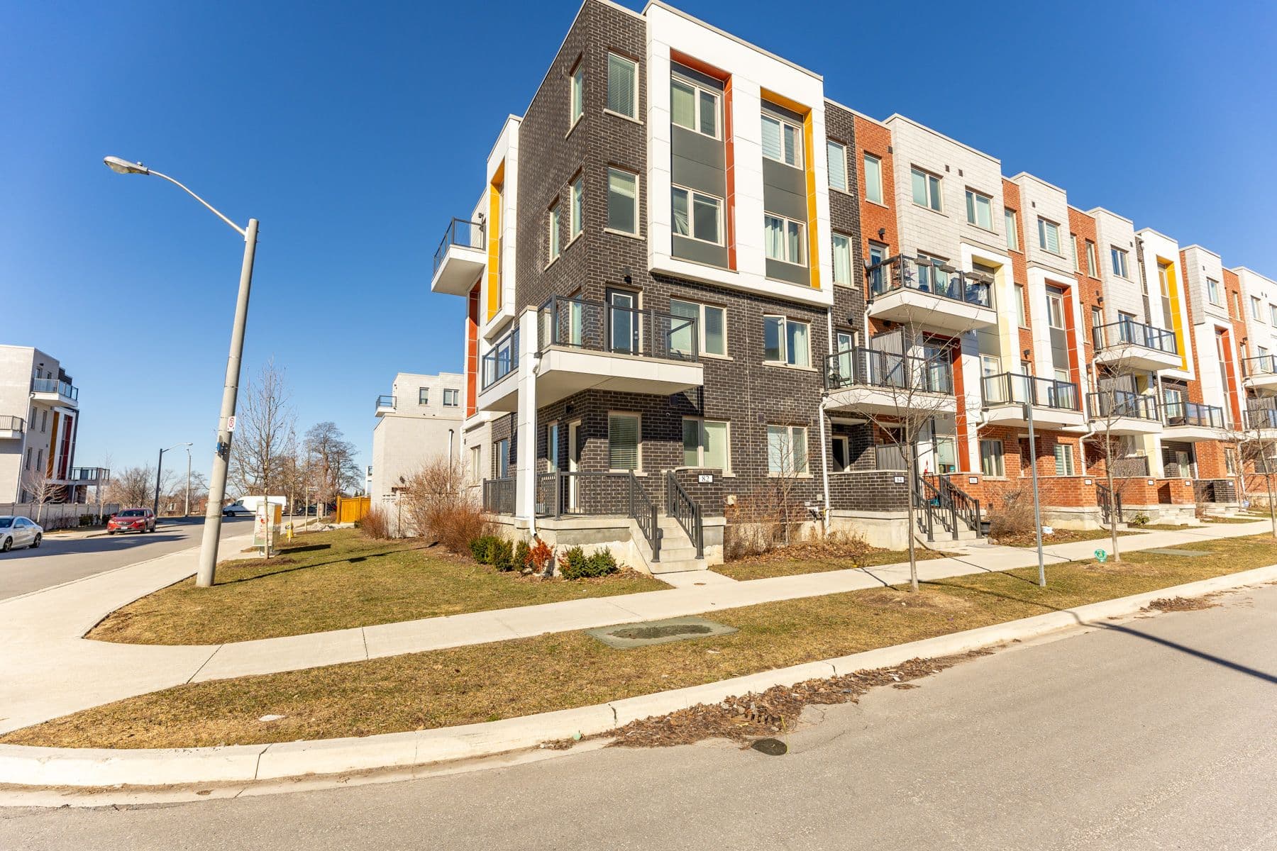 82 William Duncan Road, Toronto W05, ON M3K 0B7