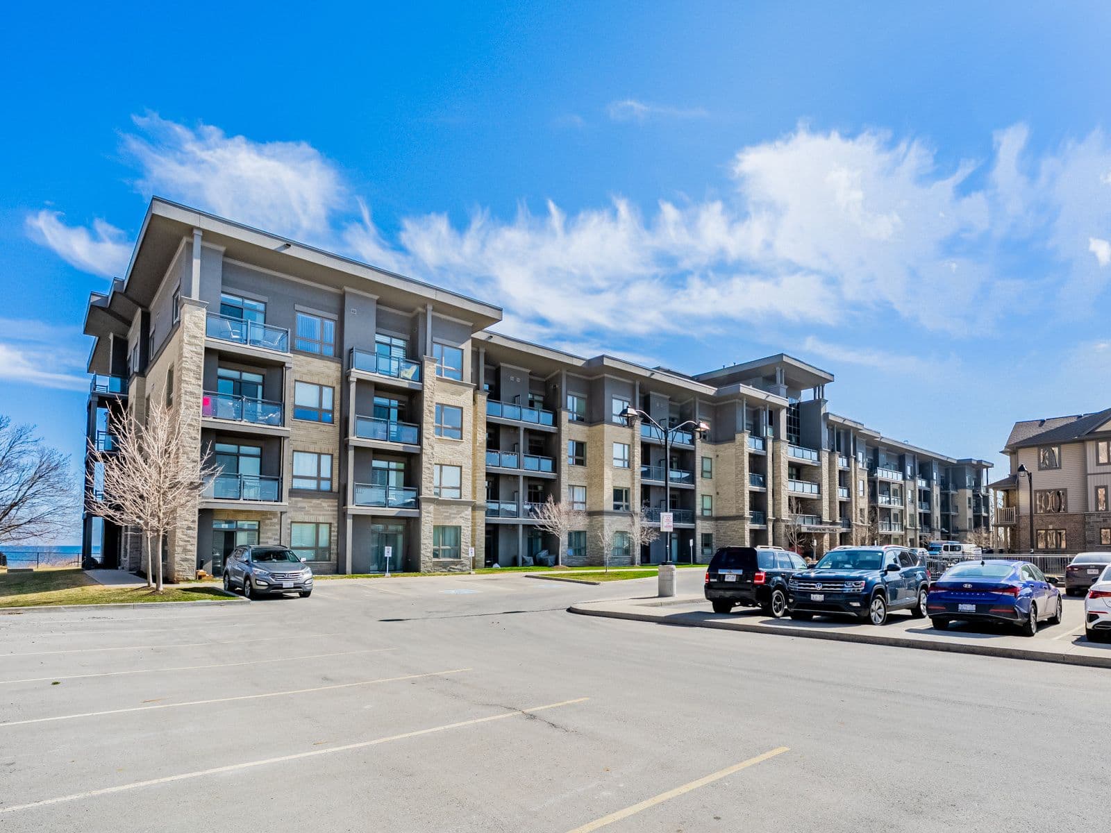 35 Southshore Crescent 217, Hamilton, ON L8E 0J2