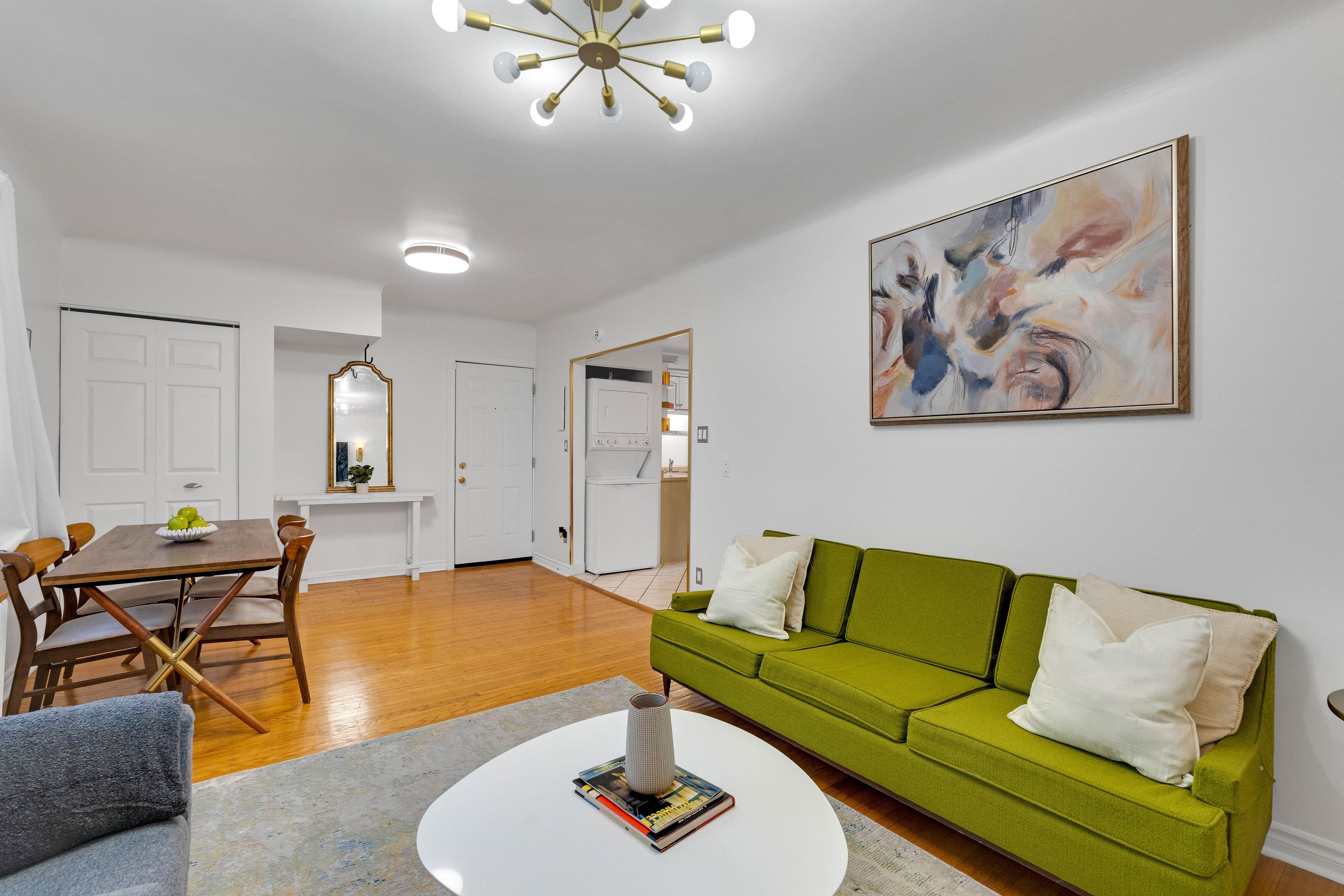 2 Vineland Avenue 15, Hamilton, ON L8M 1R4