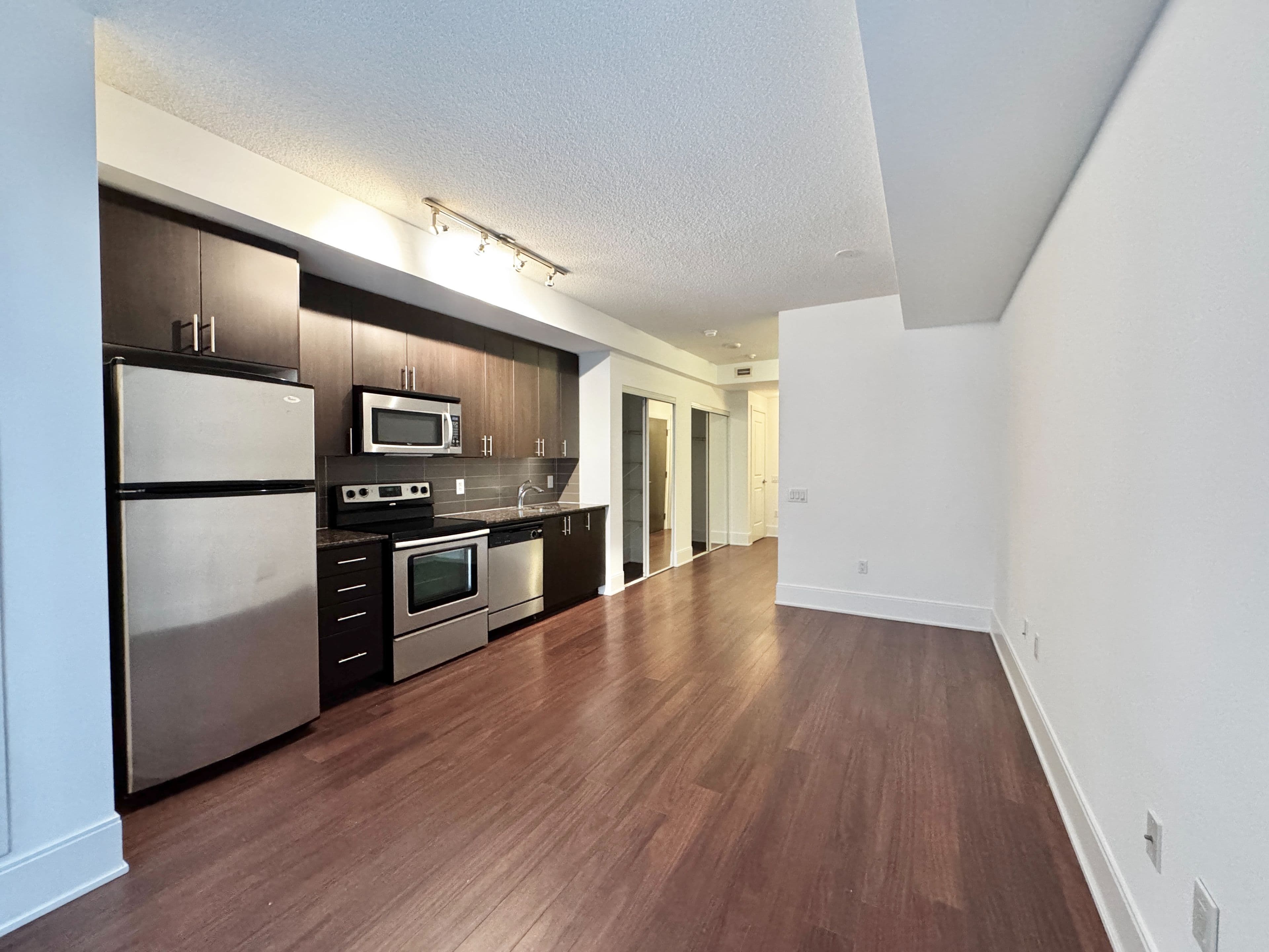 560 Front Street W 610, Toronto C01, ON M5V 1C1