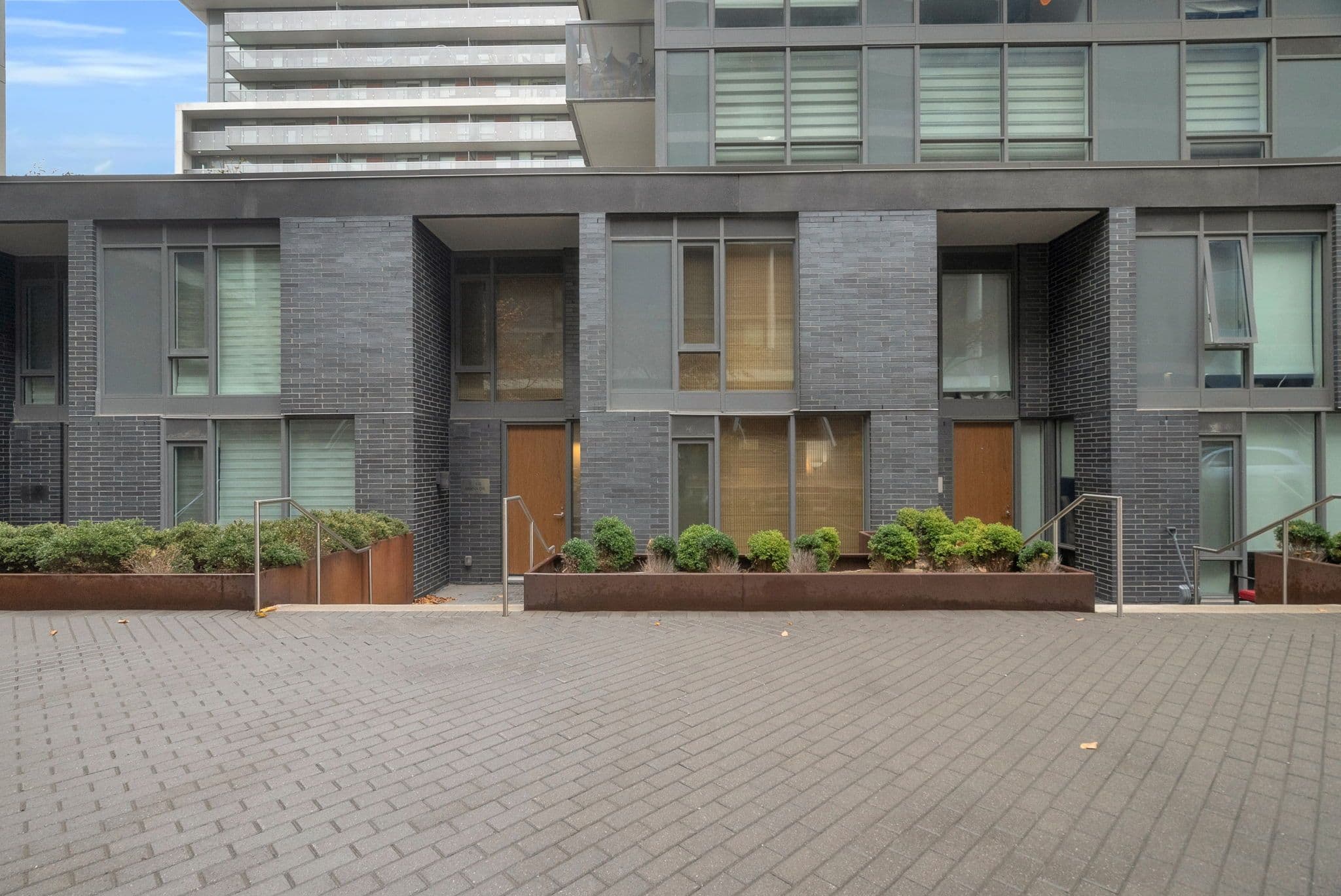 106 Varna Drive 8, Toronto C04, ON M6A 0C8