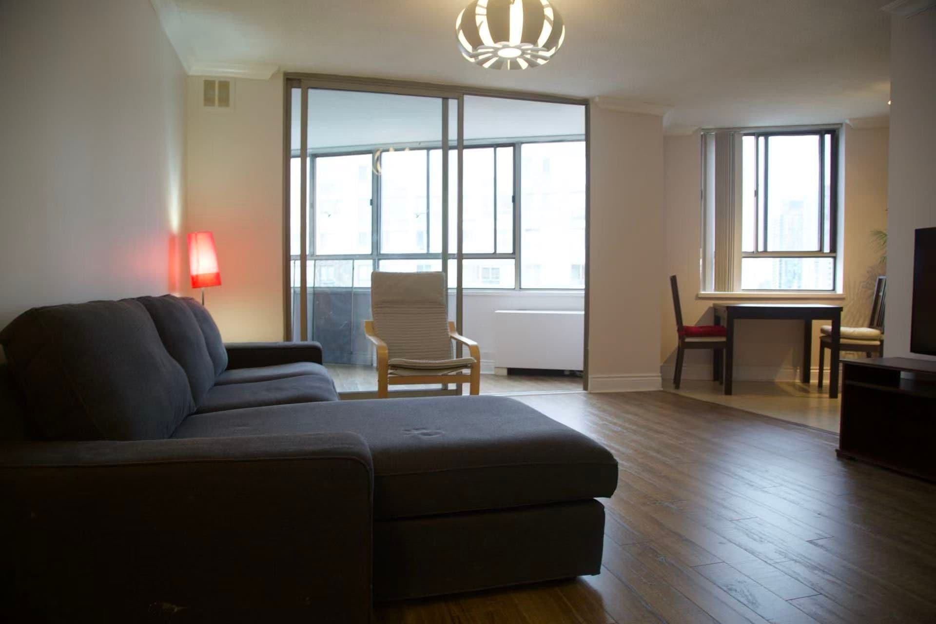 260 Queens Quay W 2805, Toronto C01, ON M5J 2N3