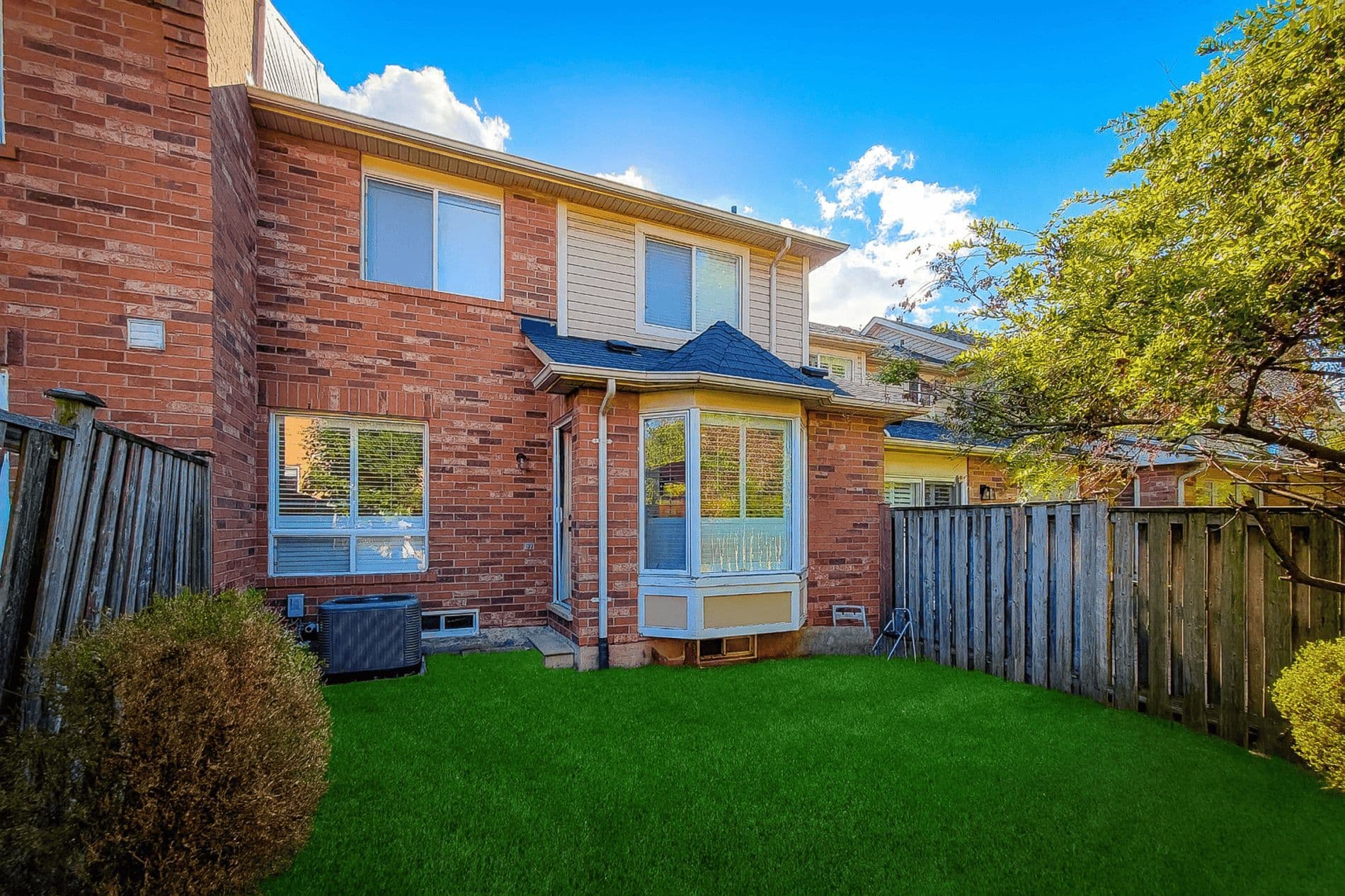 2374 Baintree Crescent, Oakville, ON L6M 4X1
