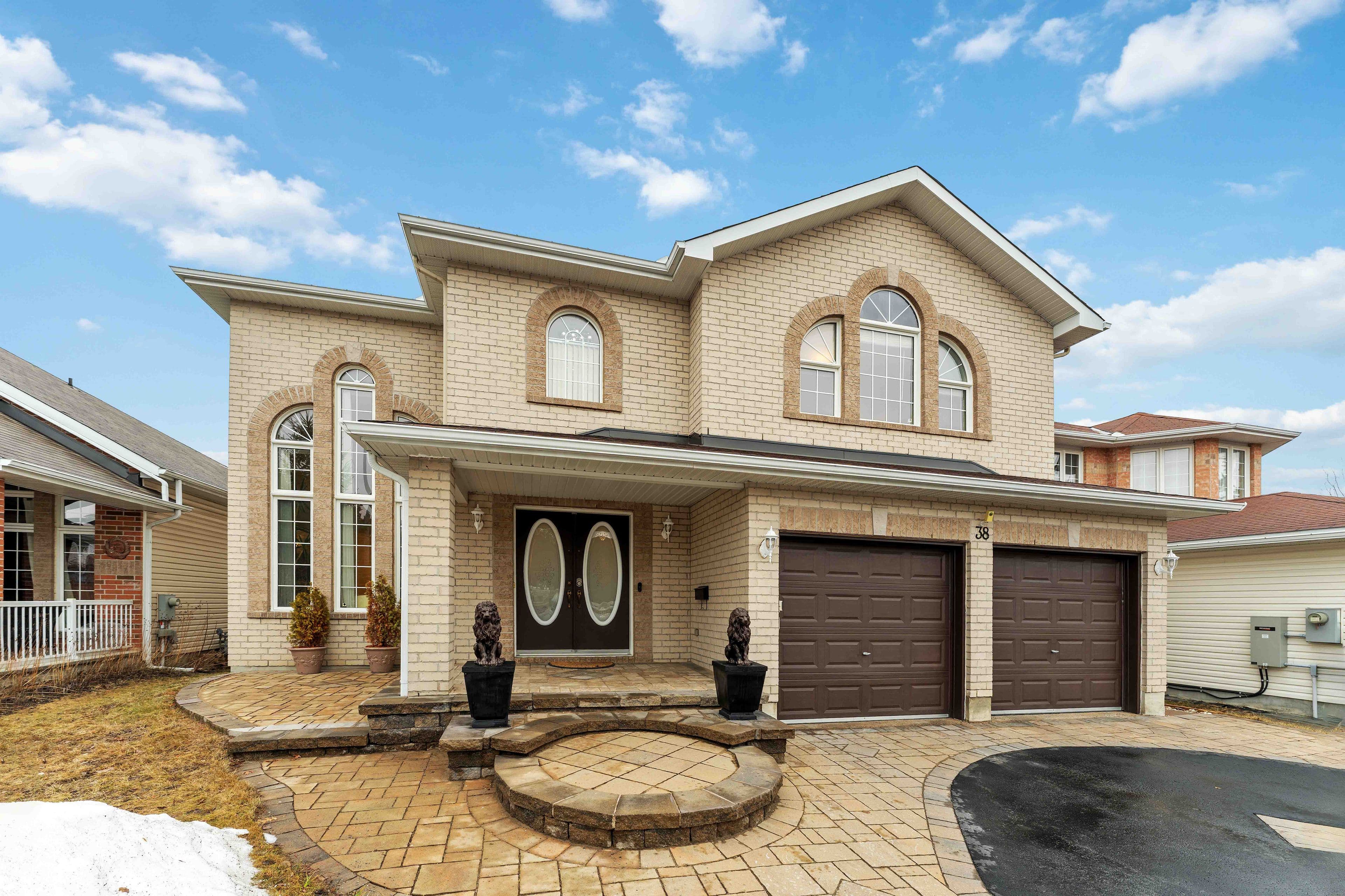 38 Penrith Street, Kanata, ON K2W 1E5