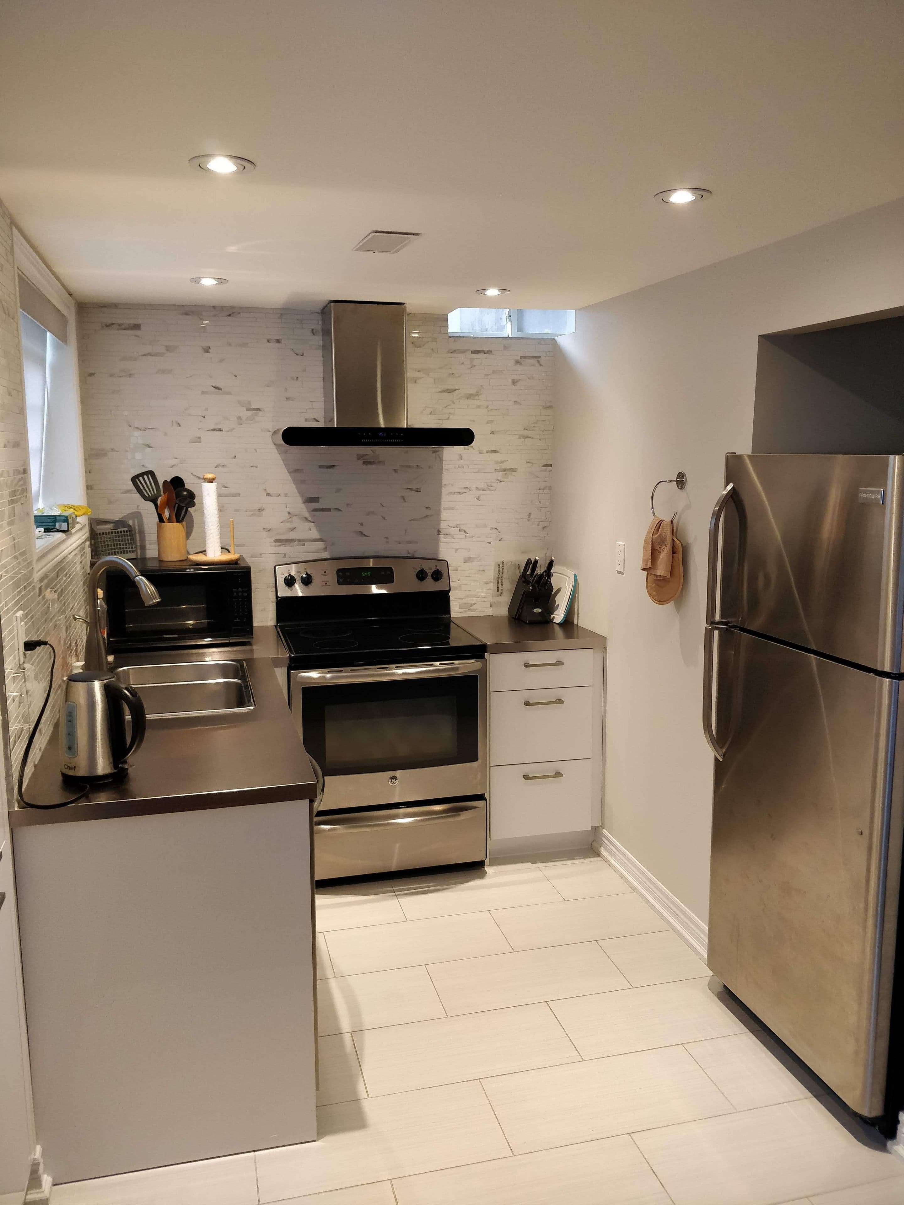 21 Delphinium Avenue, Richmond Hill, ON L4E 4N6