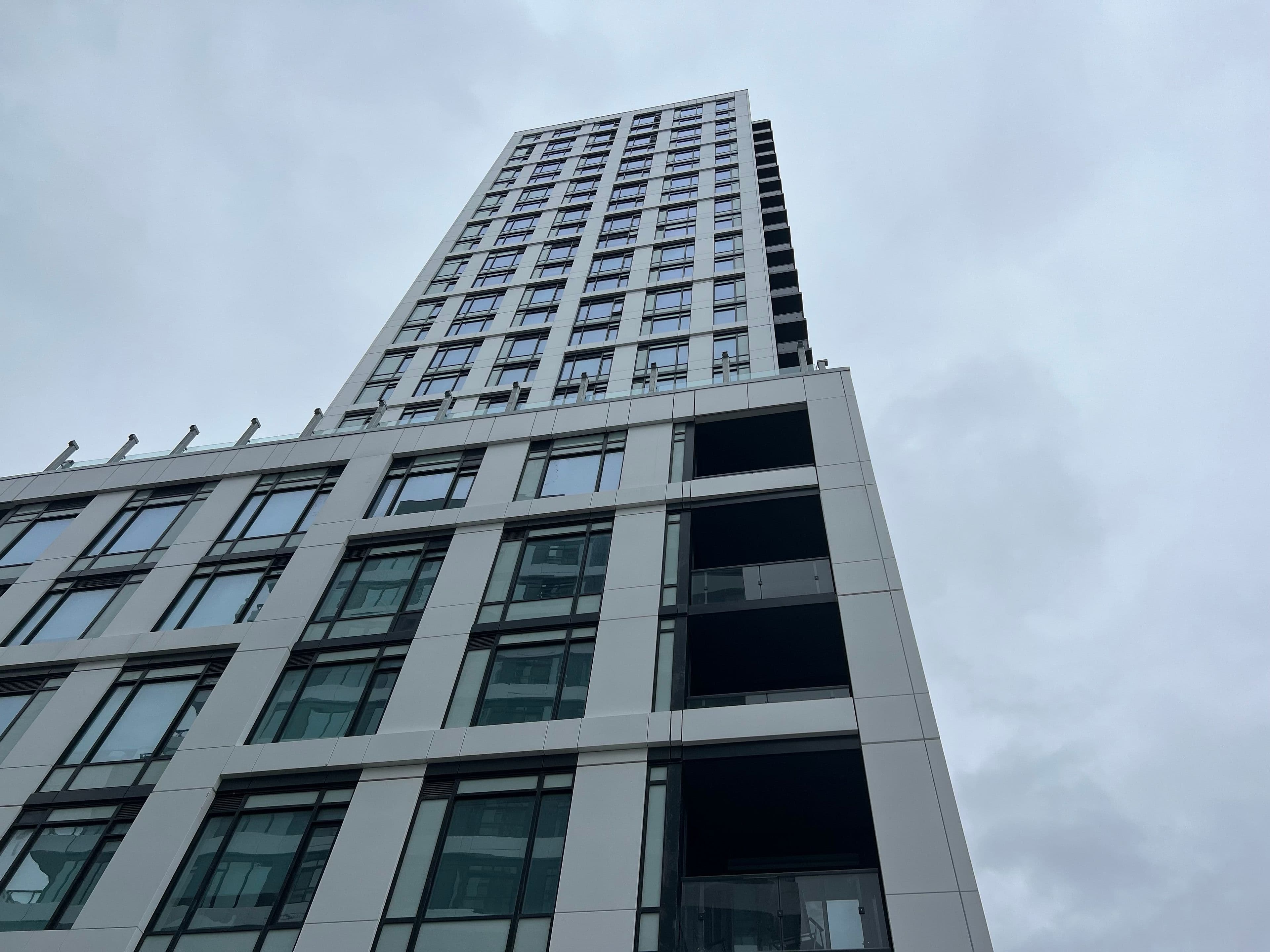 2495 Eglinton Avenue W 2006-B, Mississauga, ON L5M 2V8