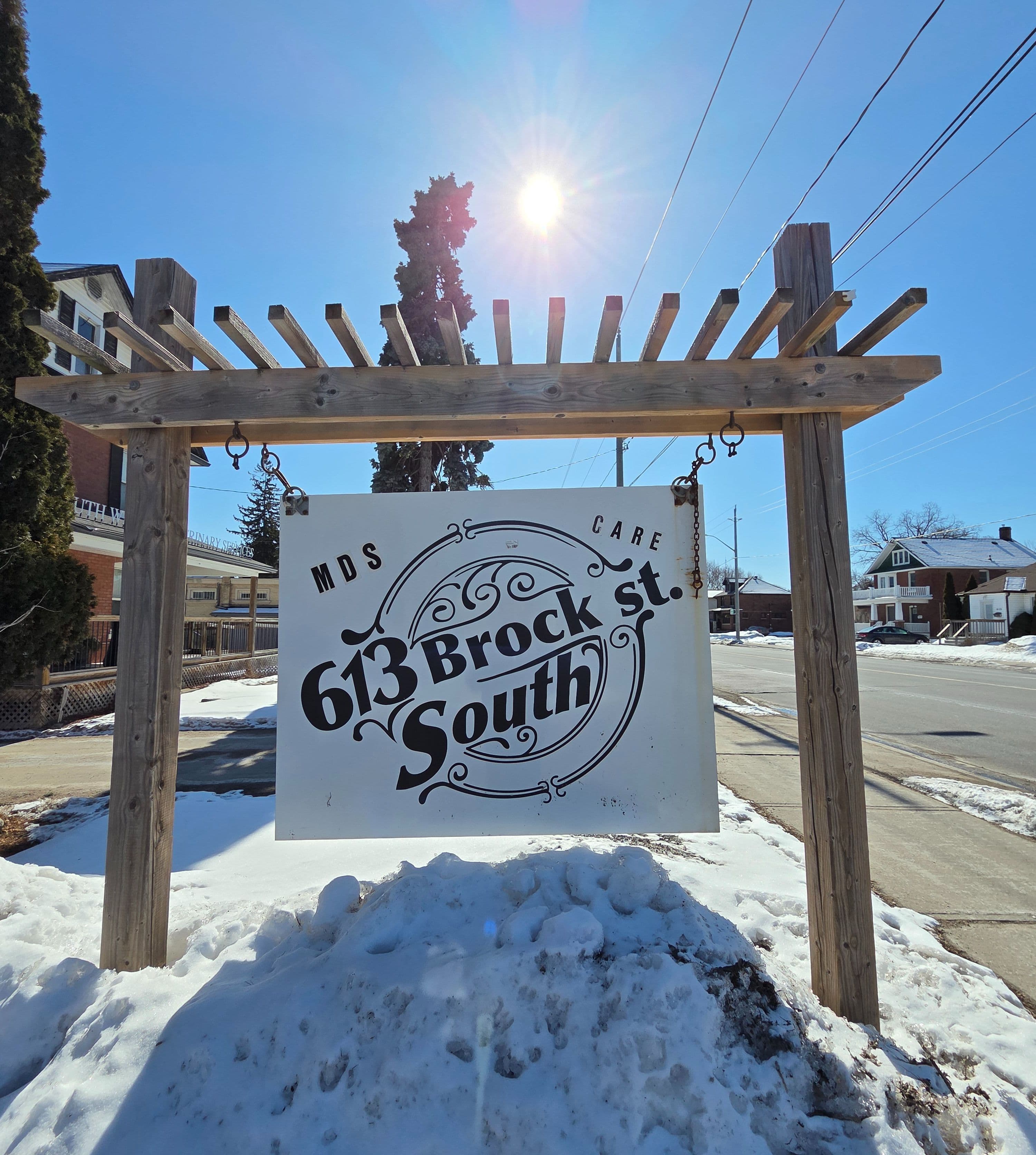 613 Brock Street S, Whitby, ON L1N 4L1