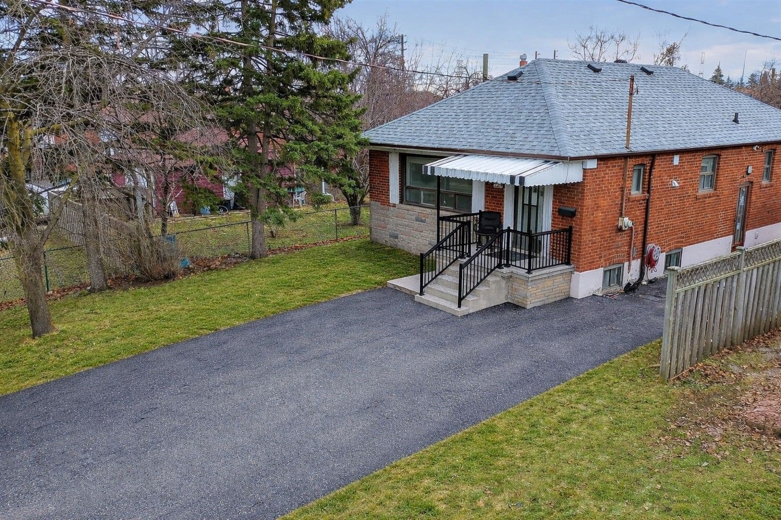 229 Flora Drive Main, Toronto E04, ON M1P 1B2