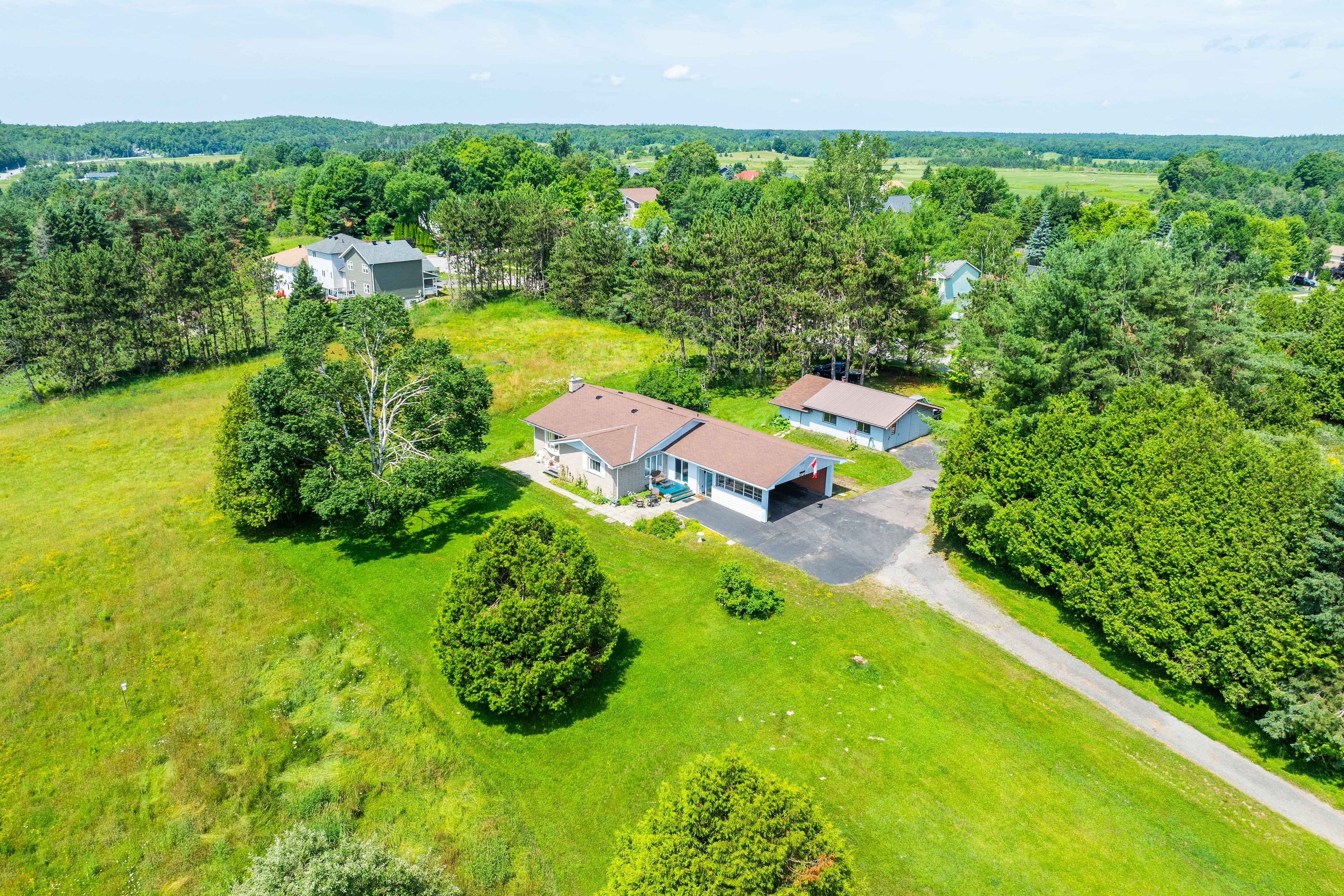 8 Dandelion Lane, Bracebridge, ON P1L 1W8