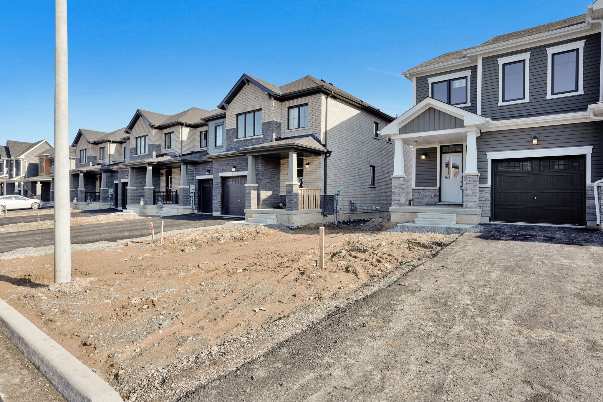 42 Sun Haven Lane, Thorold, ON L2V 0K7