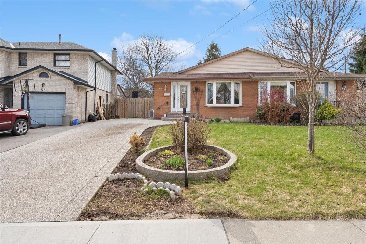 57 Elora Drive, Hamilton, ON L9C 6T4