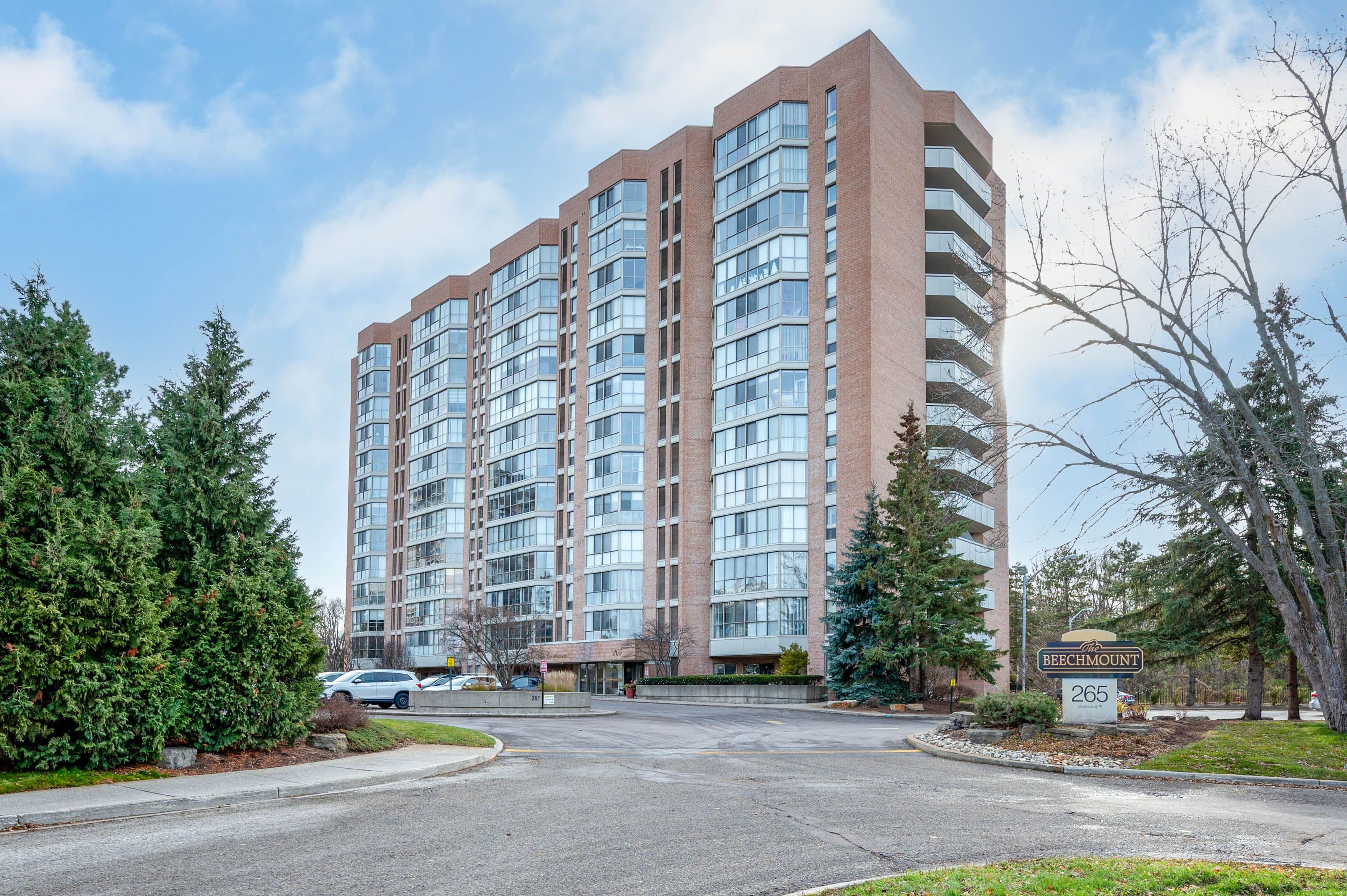 265 Westcourt Place 101, Waterloo, ON N2L 6E4