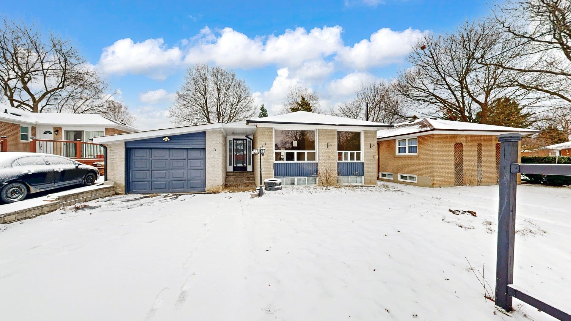 3 Valia Road, Toronto E10, ON M1E 3V9