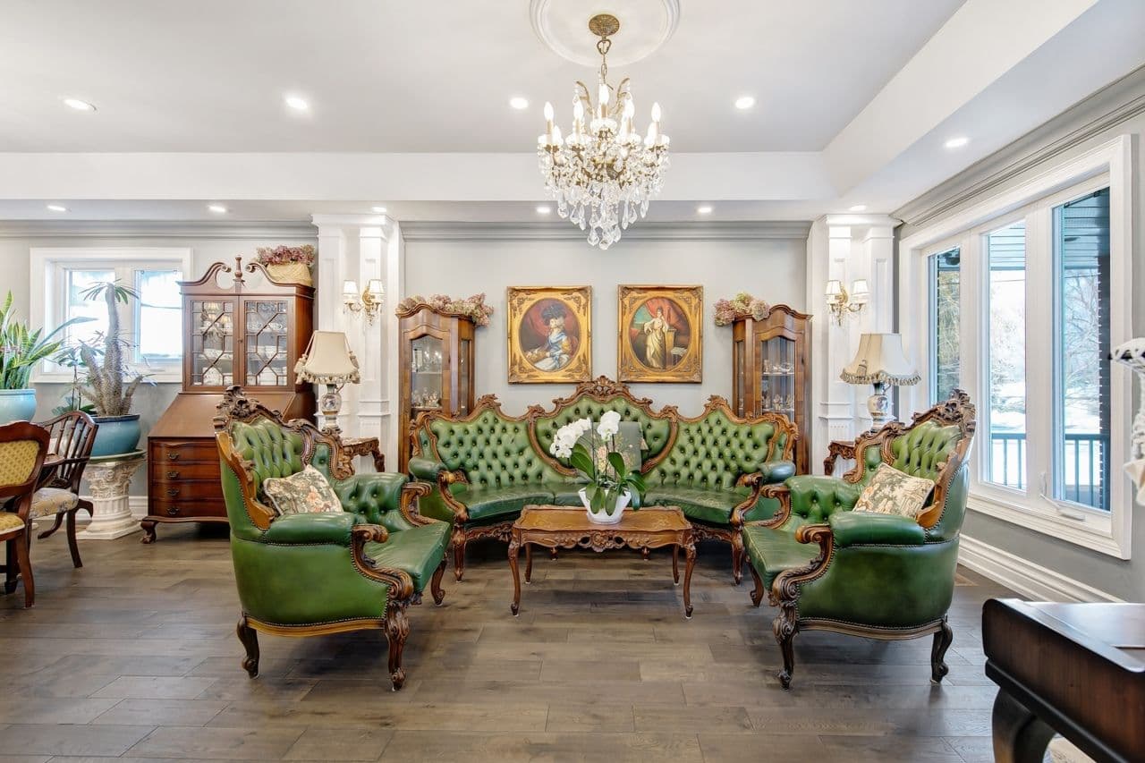 397 Maple Leaf Drive, Toronto W04, ON M6L 1P4