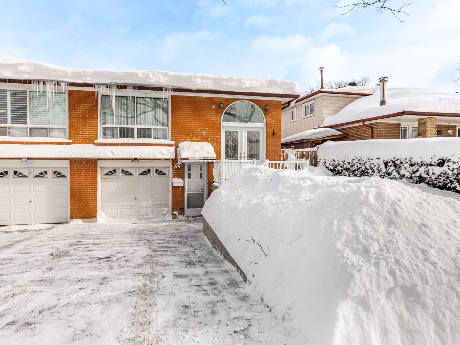 33 Ladner Drive, Toronto C15, ON M2J 3Z8