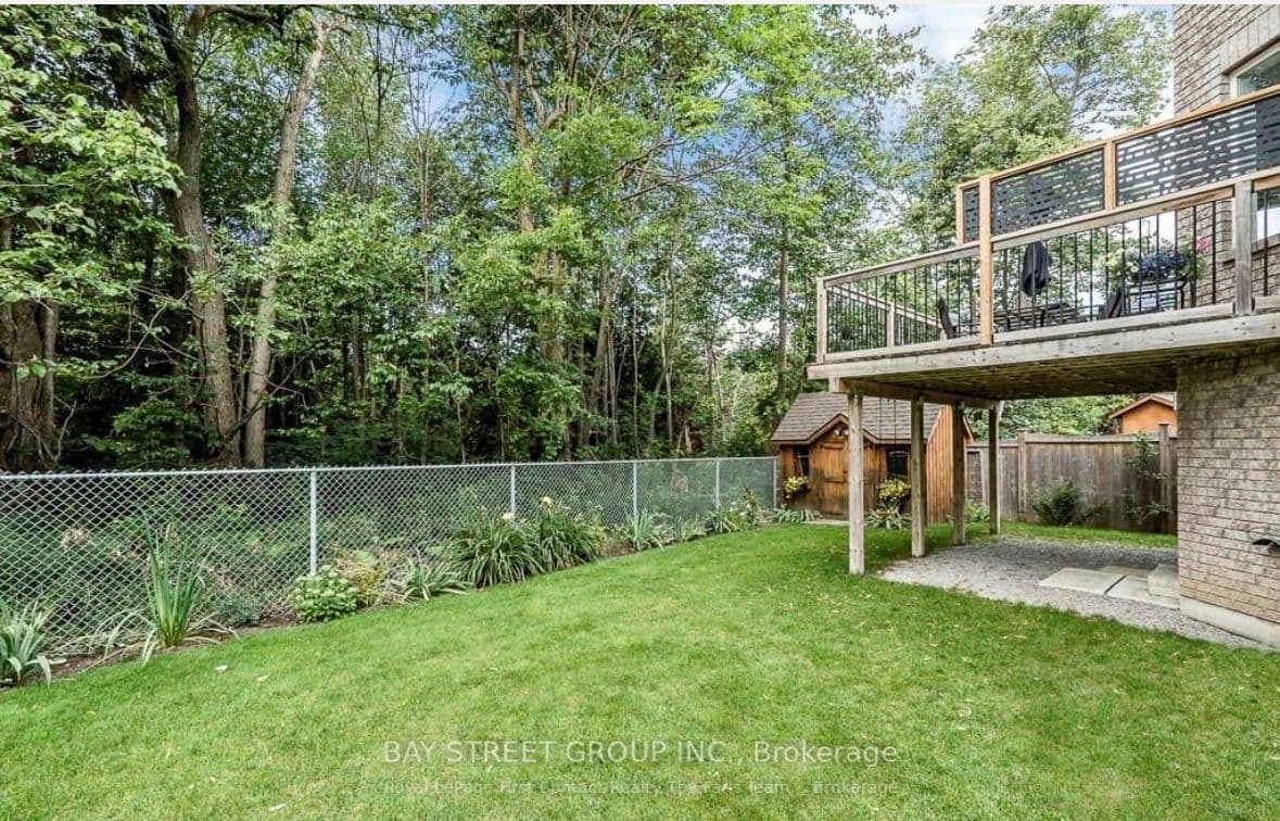 28 Shalom Way, Barrie, ON L4N 5X9