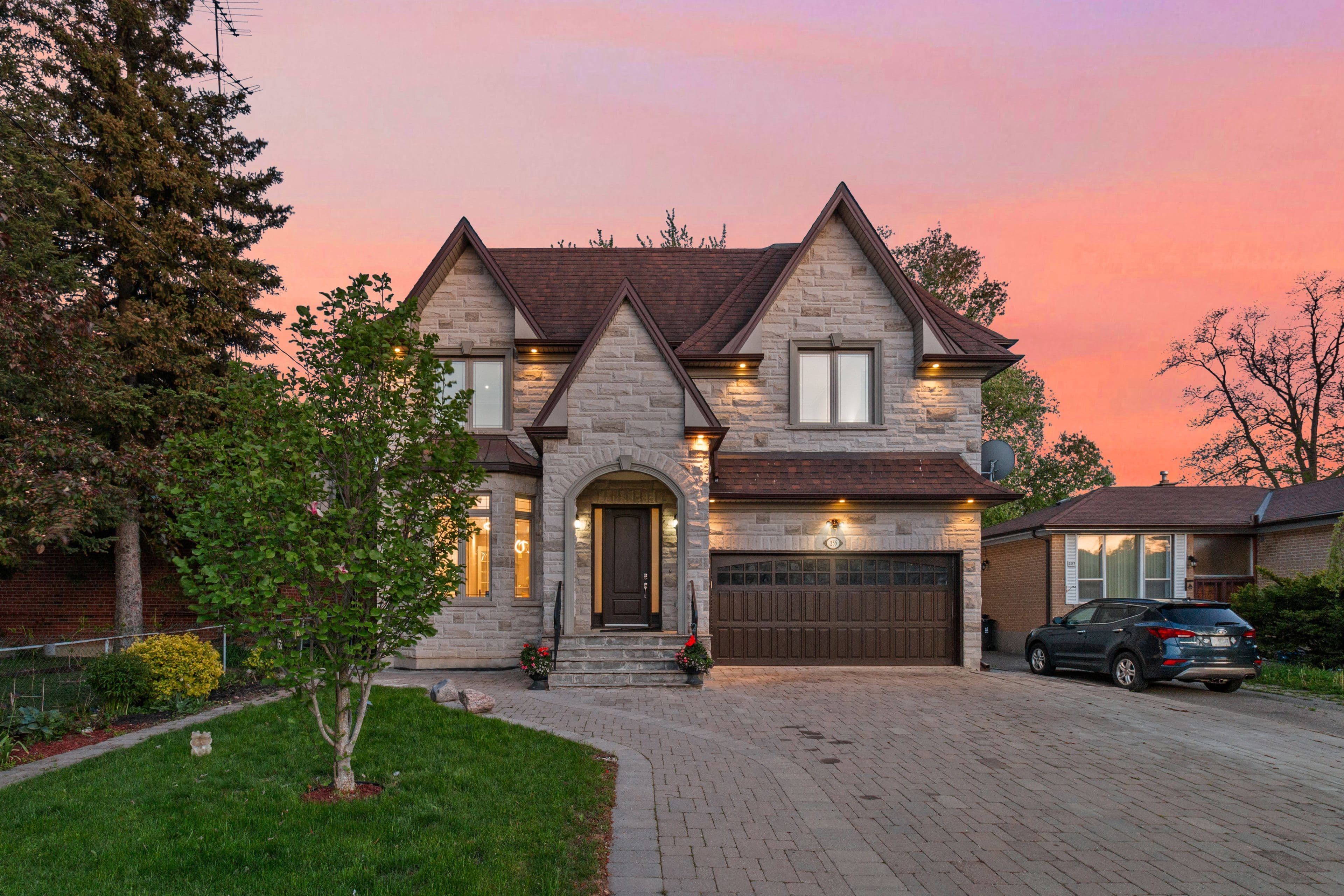 255 Homewood Avenue, Toronto C07, ON M2R 2N4