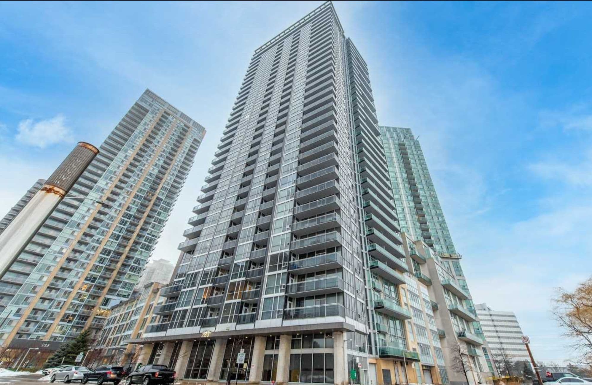 223 Webb Drive 1914, Mississauga, ON L5B 0E8