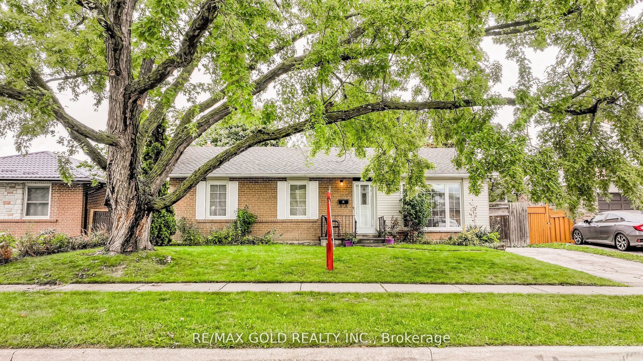 41 Aberdeen Crescent, Brampton, ON L6T 2P8