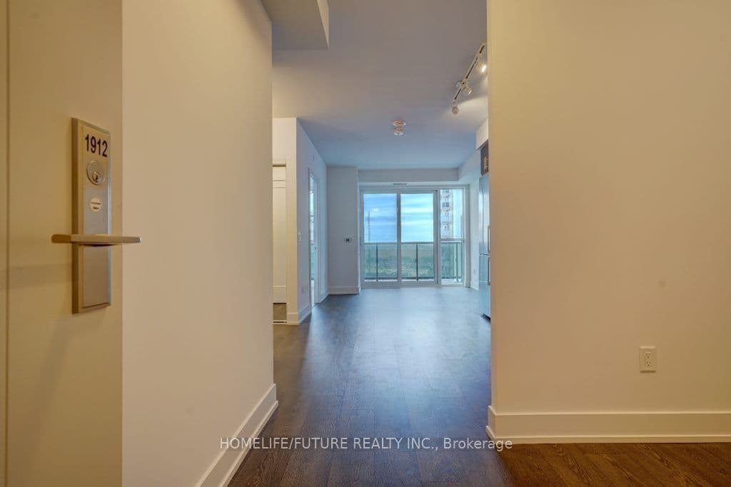 2545 Simcoe Street N 2112, Oshawa, ON L1L 0W3