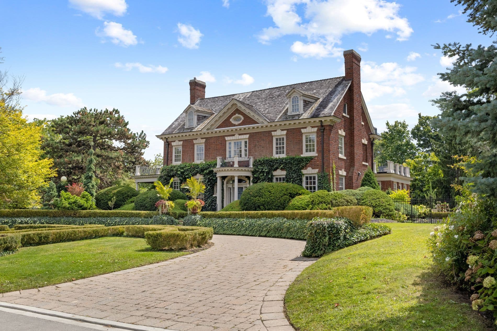 33 Salisbury Avenue, Cambridge, ON N1S 1J1