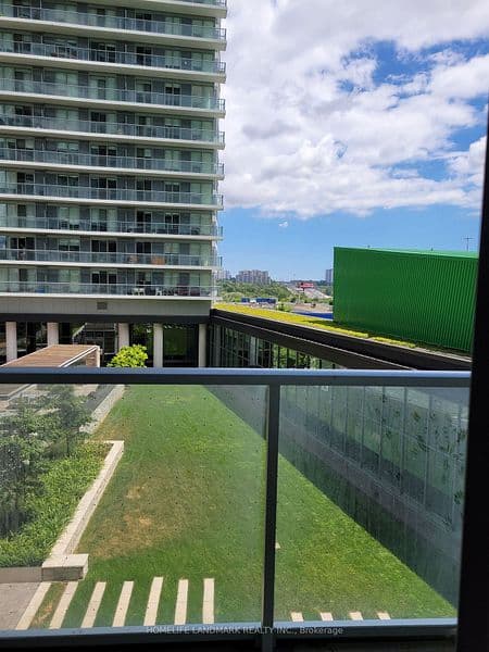 115 Mcmahon Drive 208, Toronto C15, ON M2K 0E3